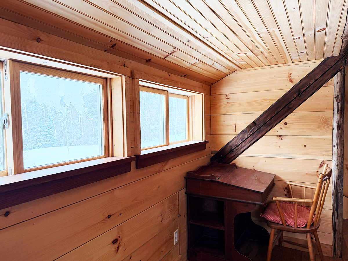 Newly renovated cabin on 140 acre farm - Photo 5