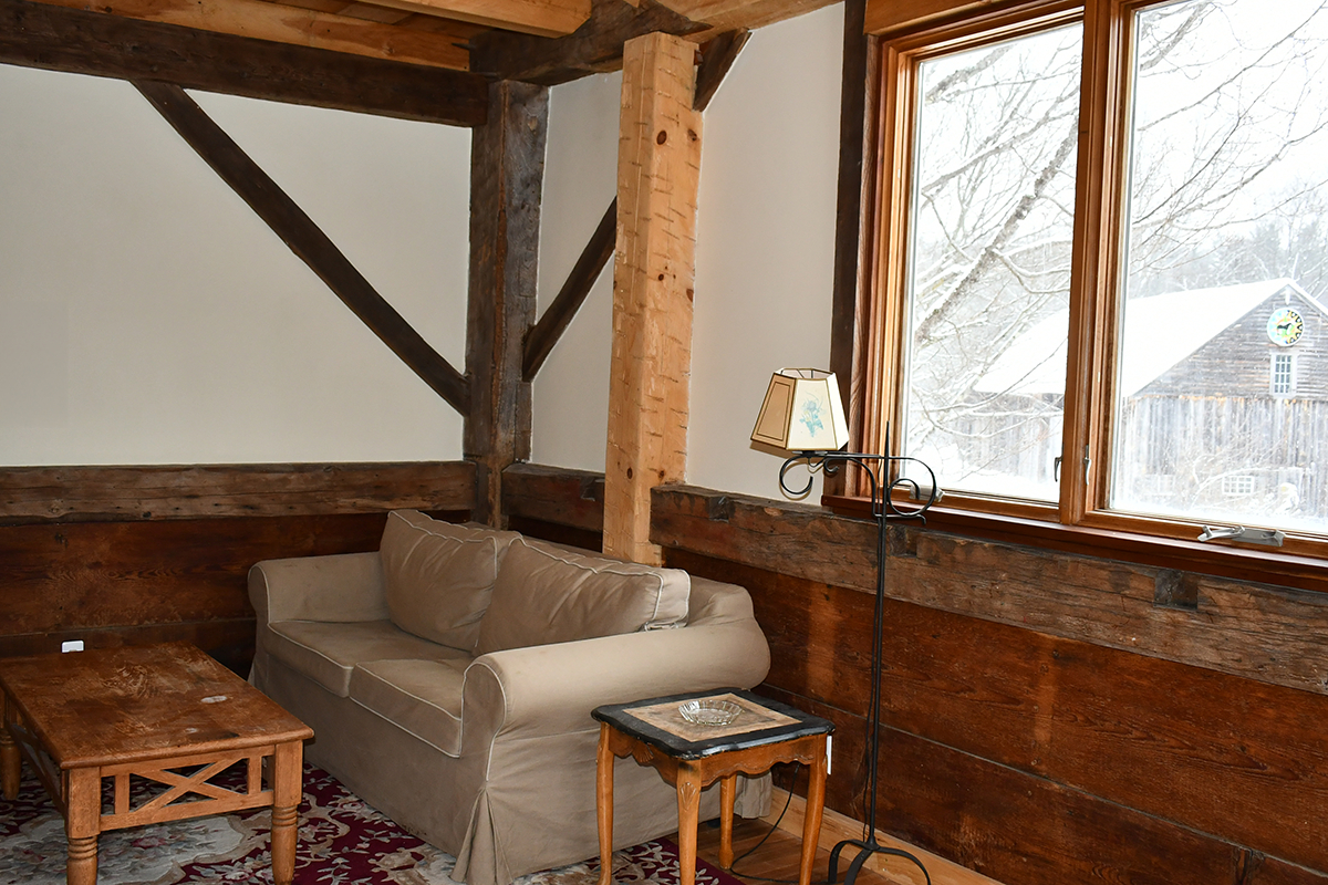 Newly renovated cabin on 140 acre farm - Photo 12