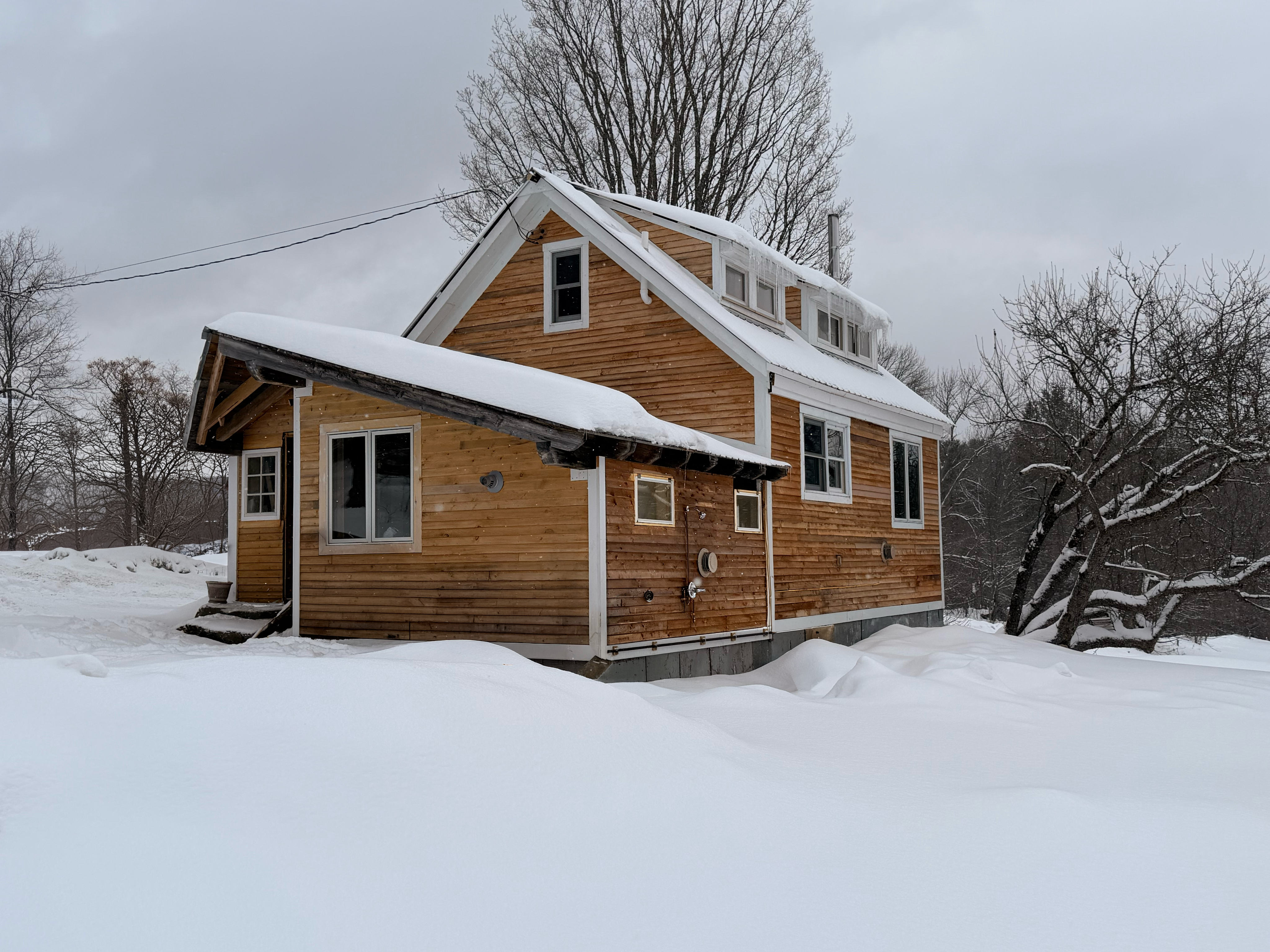 Newly renovated cabin on 140 acre farm - Photo 3
