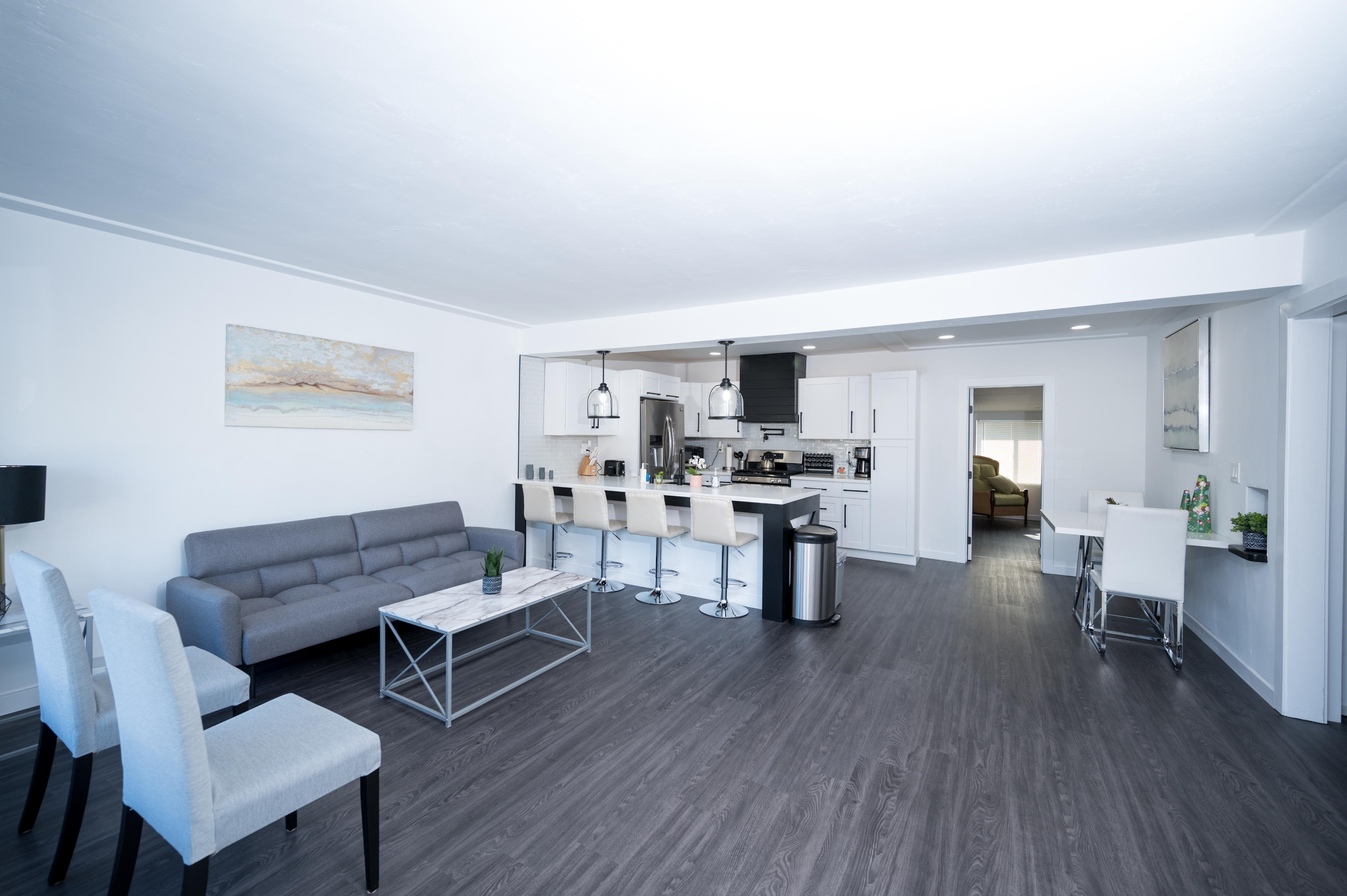 Bedroom 1 in Upgraded Home in Central San Diego - All utilities + high-speed internet included! - Photo 2