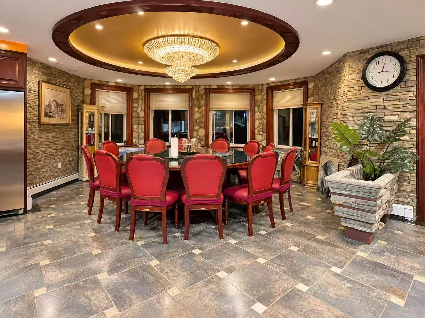 Luxury Flushing Clubhouse | 30+ Night Stays | Bus Stop Outside | Spacious Kitchen & Jetted Tub - Photo 4