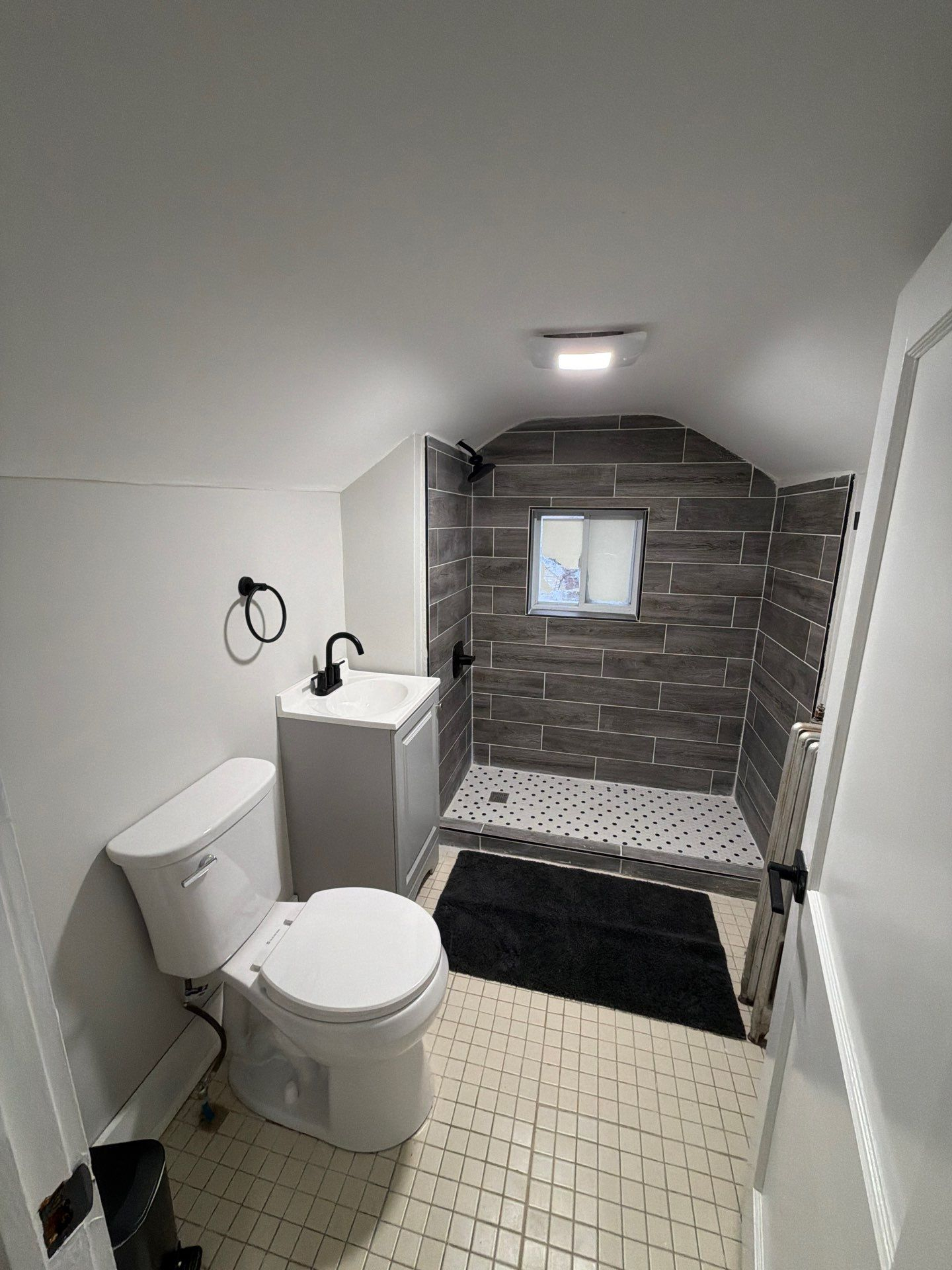 Convenient and comfortable with many amenities included. - Photo 2