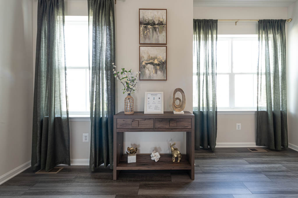 Fully Furnished Lively Townhome - Photo 9