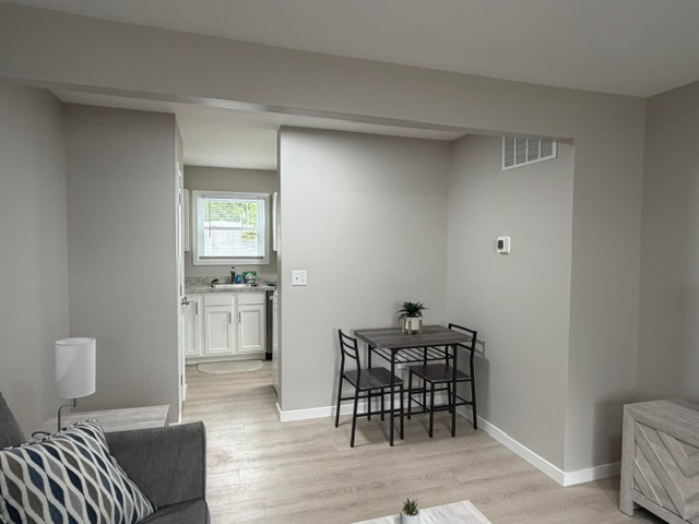 Fully Furnished 2 Bedroom Retreat with All Utilities Included, Perfect for Traveling Professionals - Photo 5