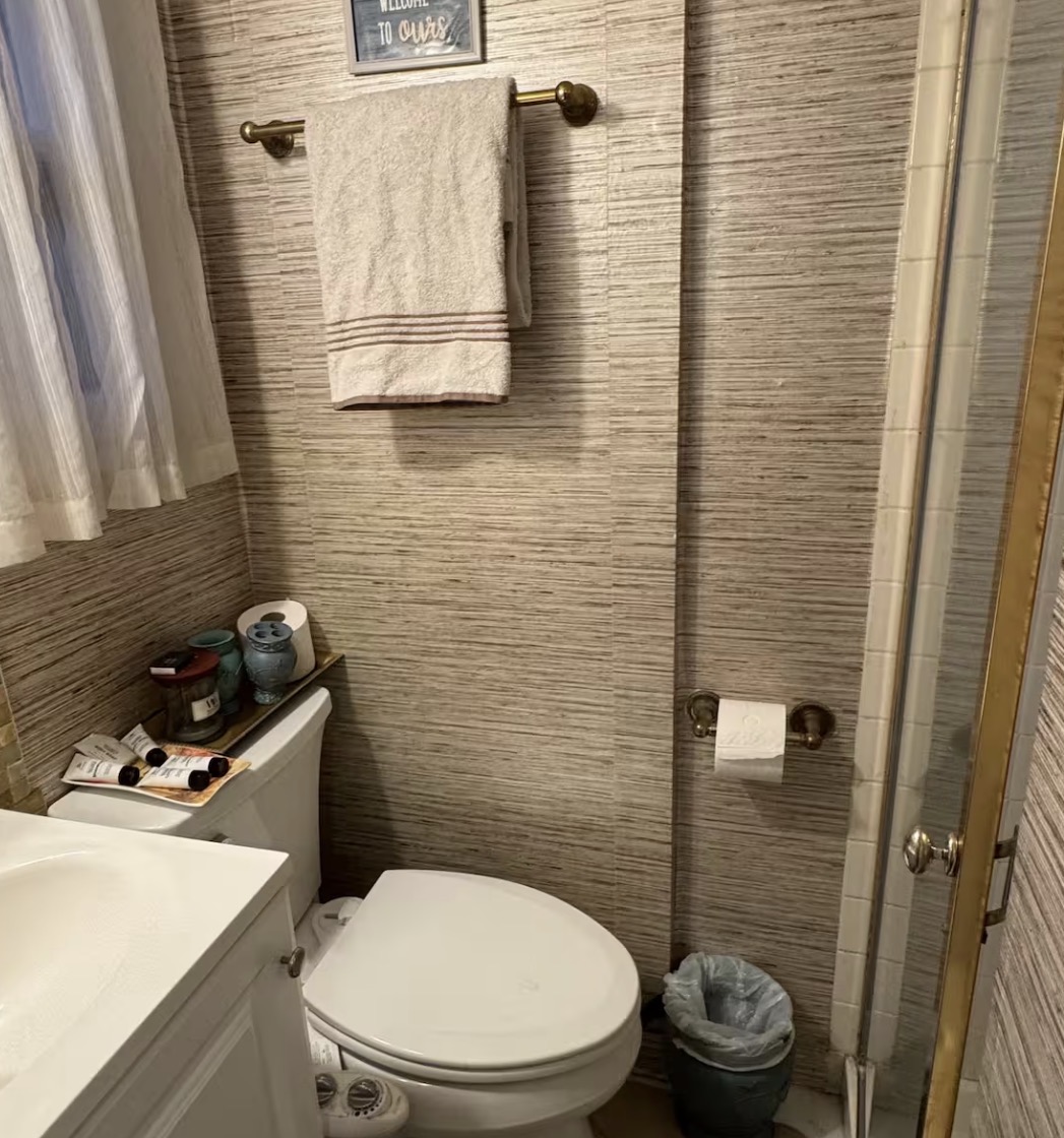 Entire Guesthouse in Great Neck, Kings Point, NY - Photo 6