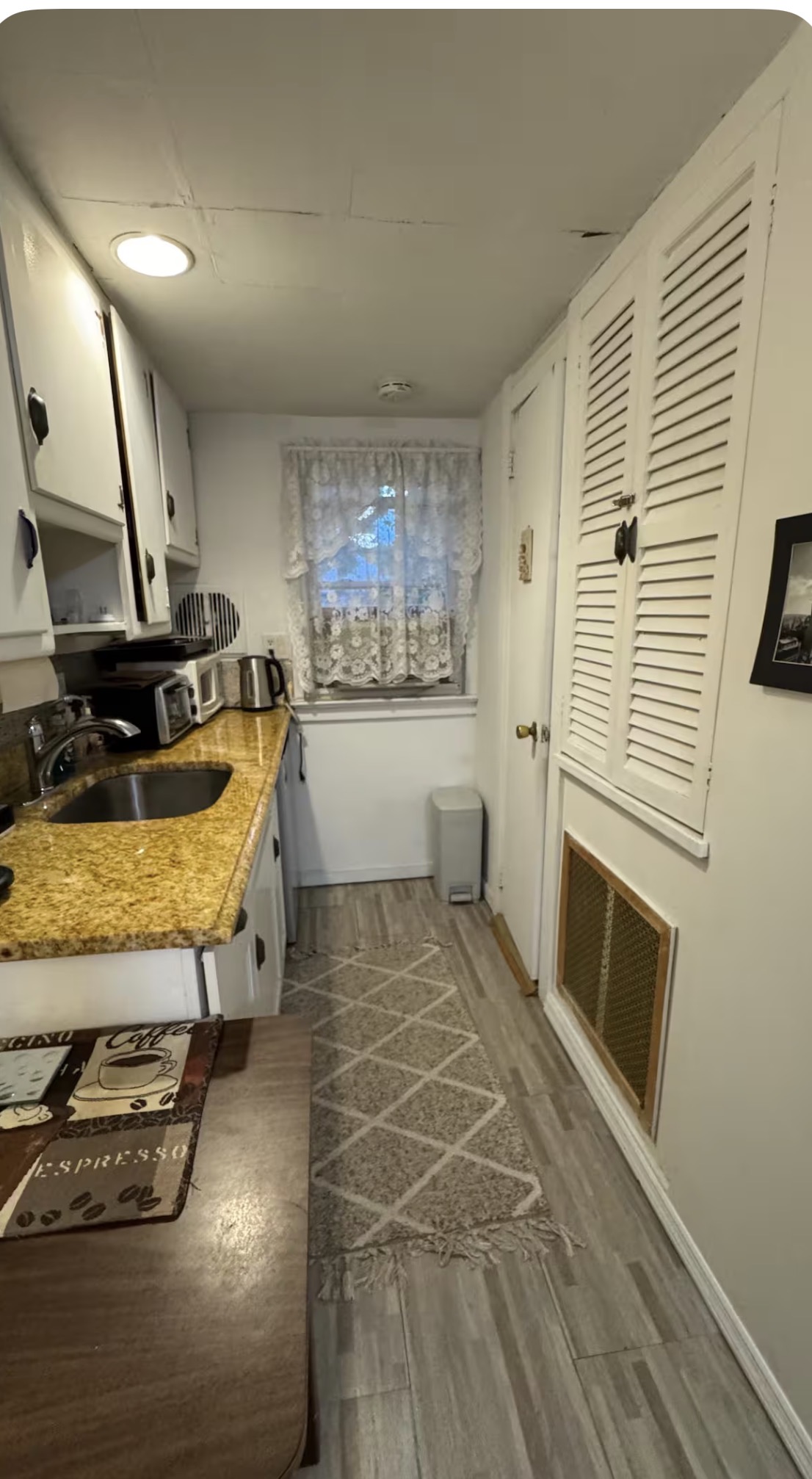 Entire Guesthouse in Great Neck, Kings Point, NY - Photo 4