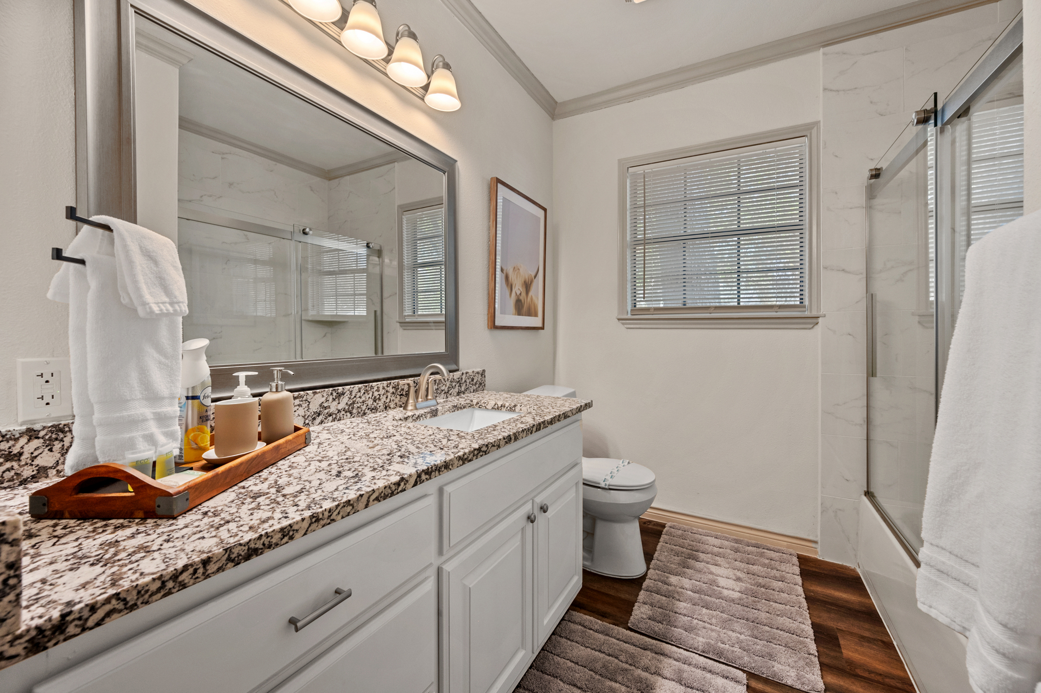 Remodeled 3BR by TCU · King Suite & Fenced Yard - Photo 12