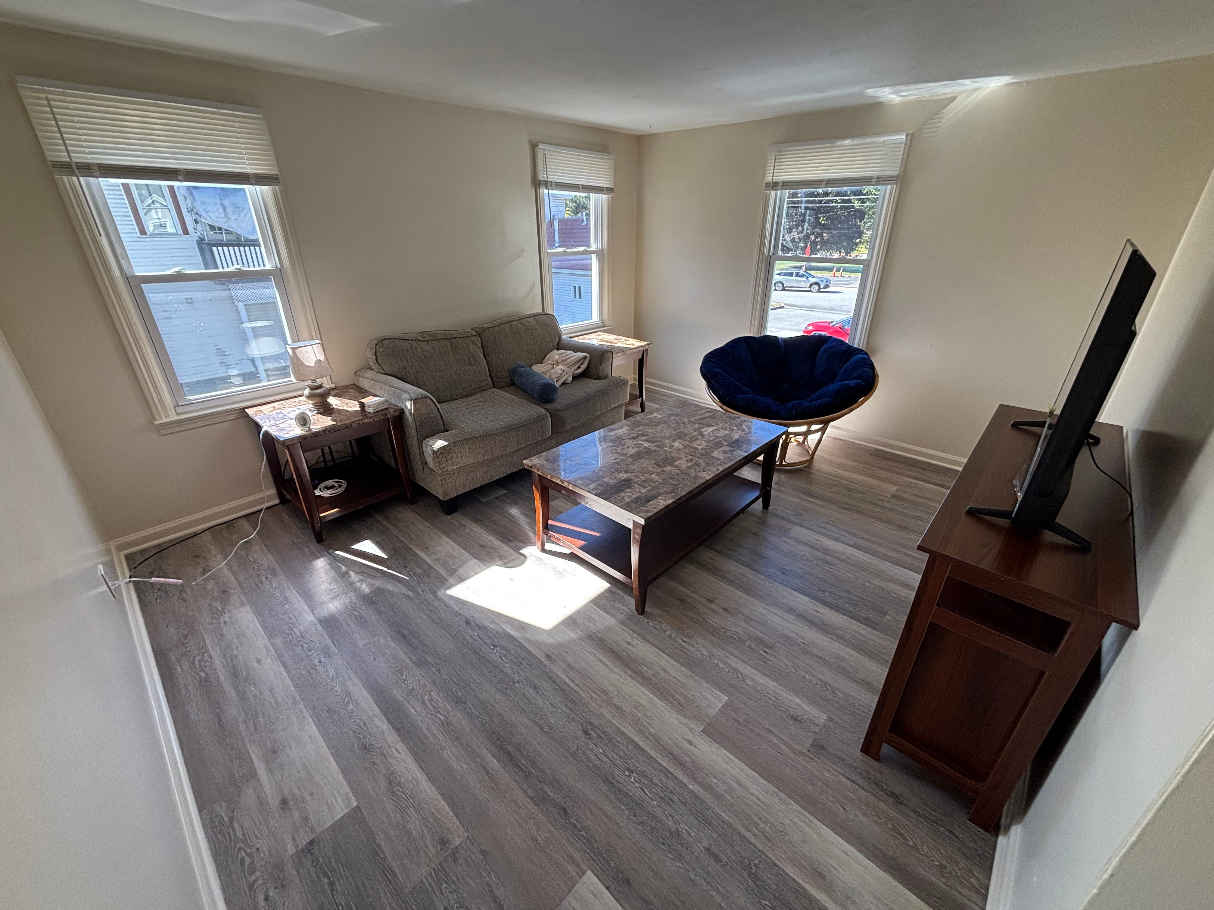 2-Bed Gem with 2-Car Garage - Photo 2