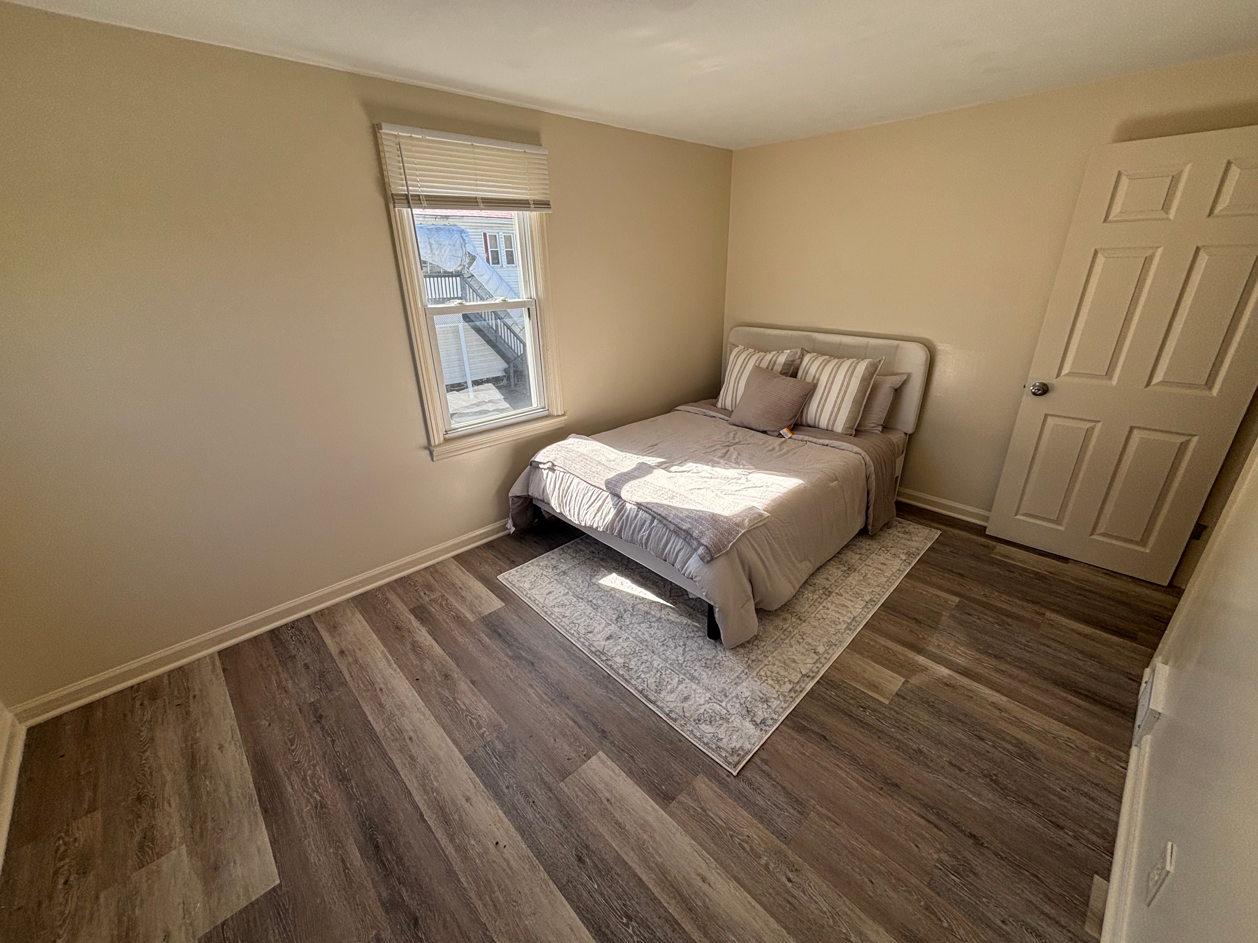 2-Bed Gem with 2-Car Garage - Photo 3