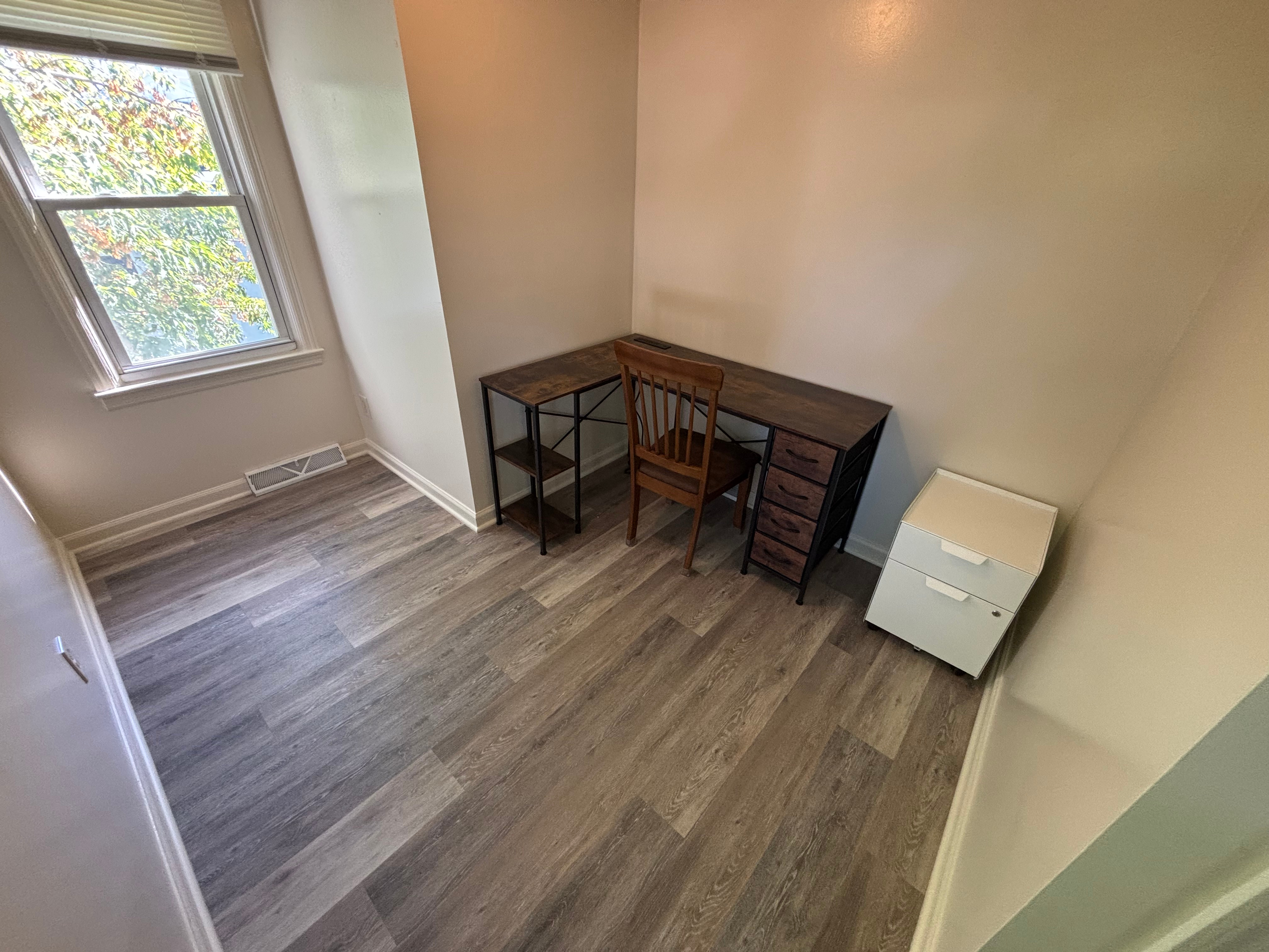 2-Bed Gem with 2-Car Garage - Photo 8