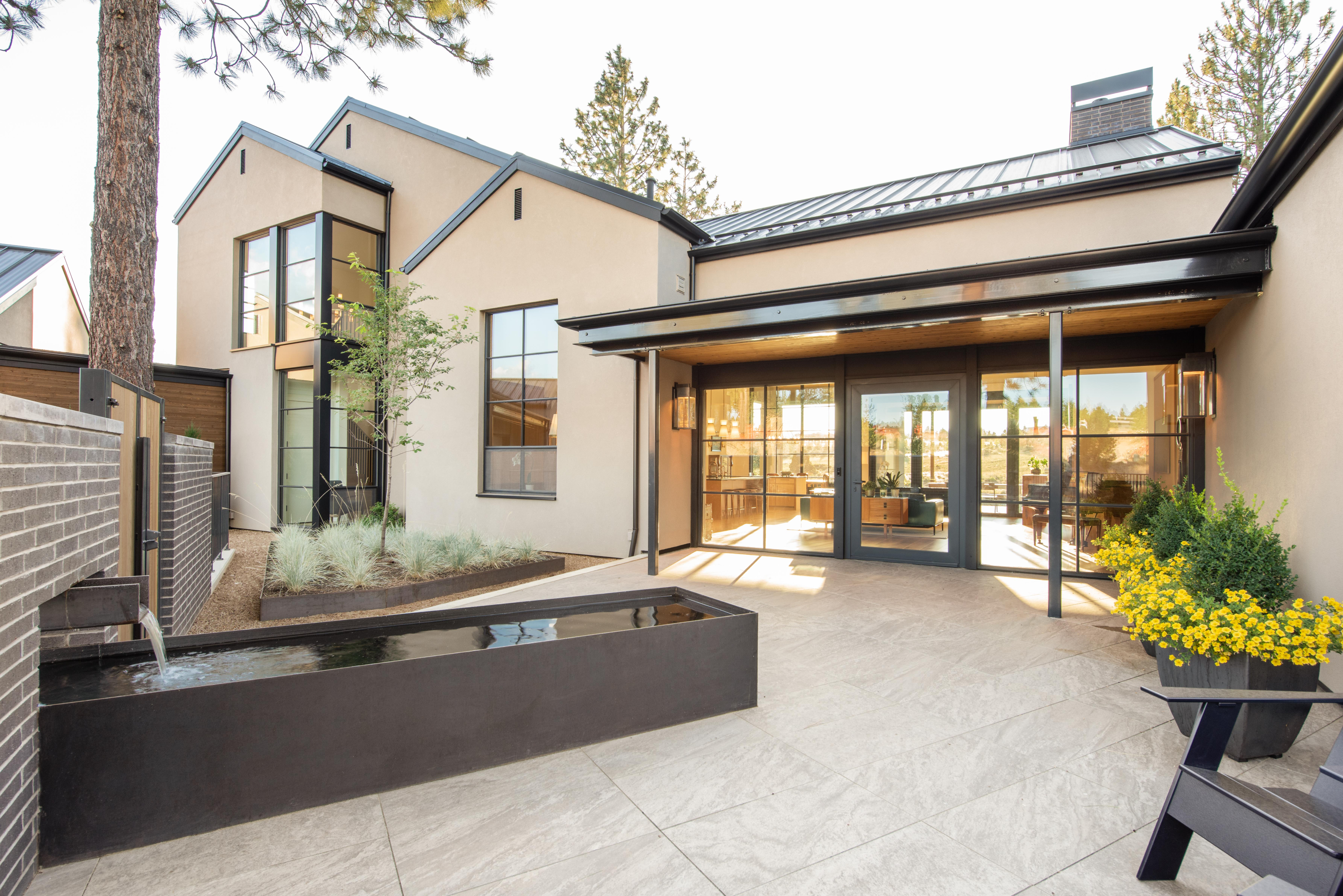 March-April 2027 Luxury Furnished Home in Gated Tetherow - Quiet West Bend Retreat - Photo 4