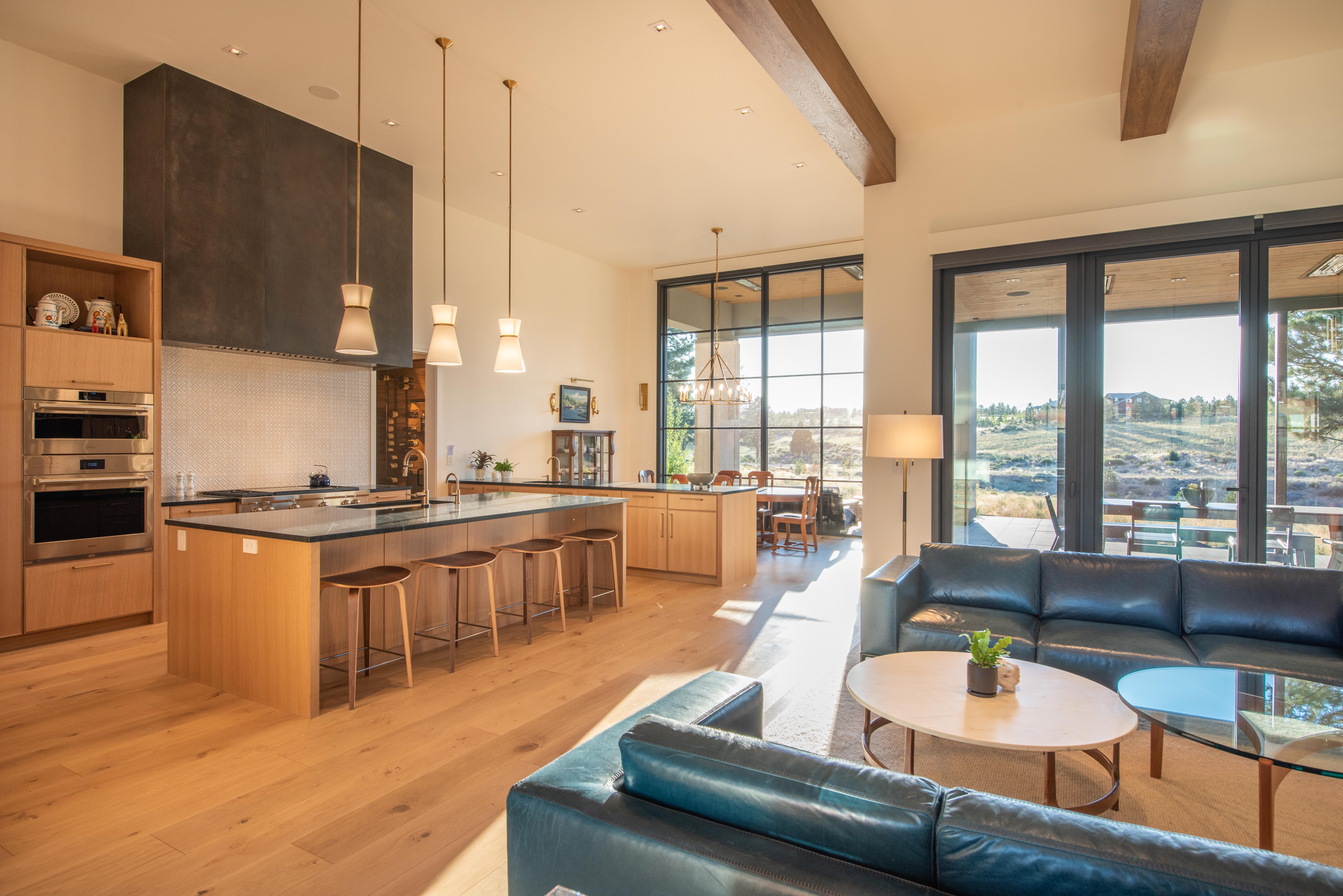 March-April 2027 Luxury Furnished Home in Gated Tetherow - Quiet West Bend Retreat - Photo 5