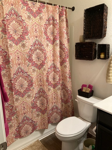 Pet-Friendly Furnished 3BR Home | WiFi, Office & Fenced Yard - Photo 5