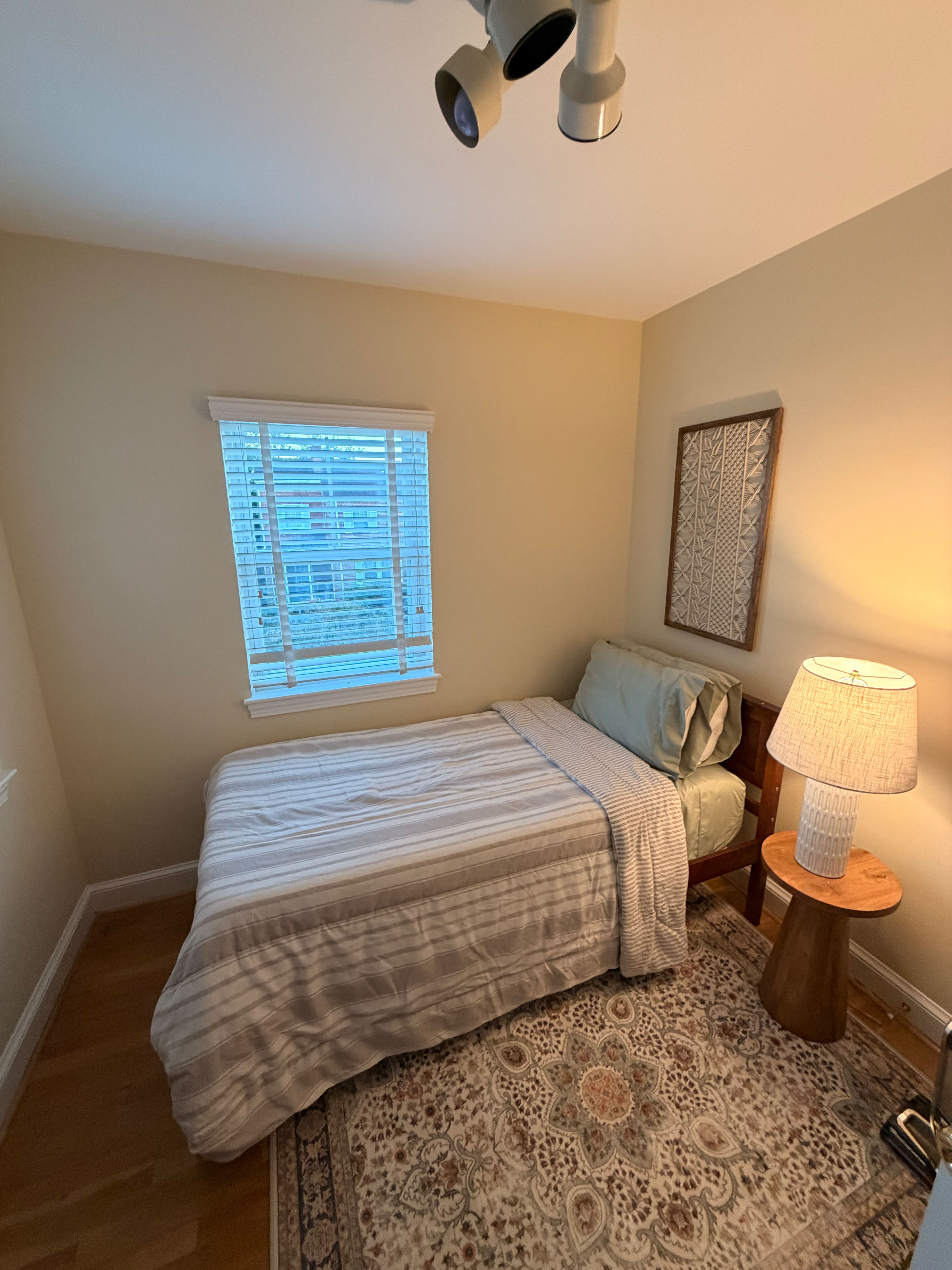 Fully Furnished Updated 3/4 House - Photo 10