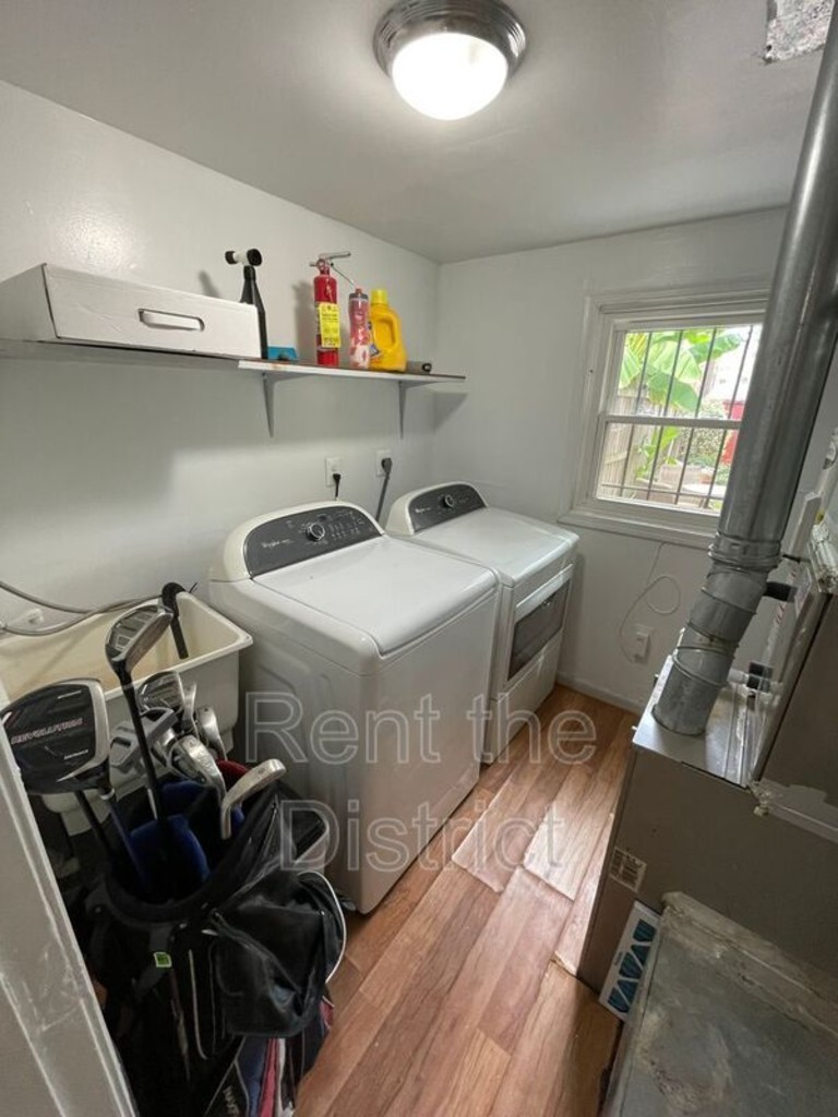 Pet-Friendly Capitol Hill 2BR | 2 Parking Spaces | Flexible 3-12 Month Leases - Photo 9