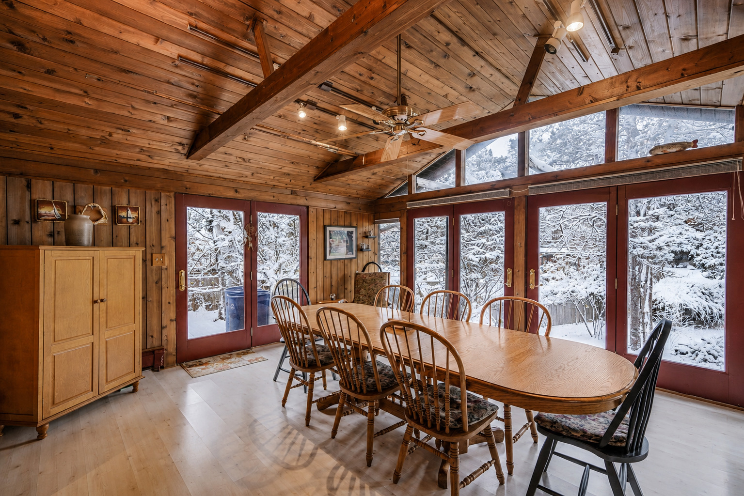 Waterfront 4BR Northport Winter Rental | Utilities Included - Photo 2