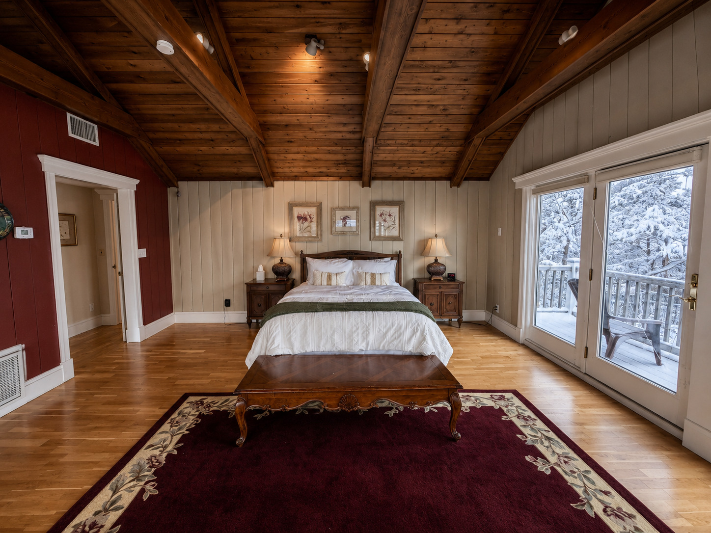 Waterfront 4BR Northport Winter Rental | Utilities Included - Photo 3