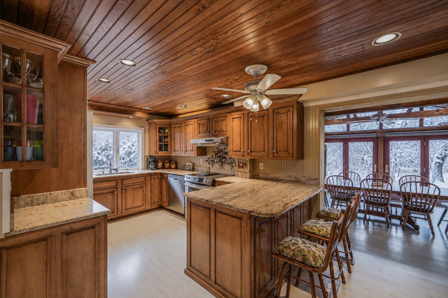 Waterfront 4BR Northport Winter Rental | Utilities Included - Photo 7