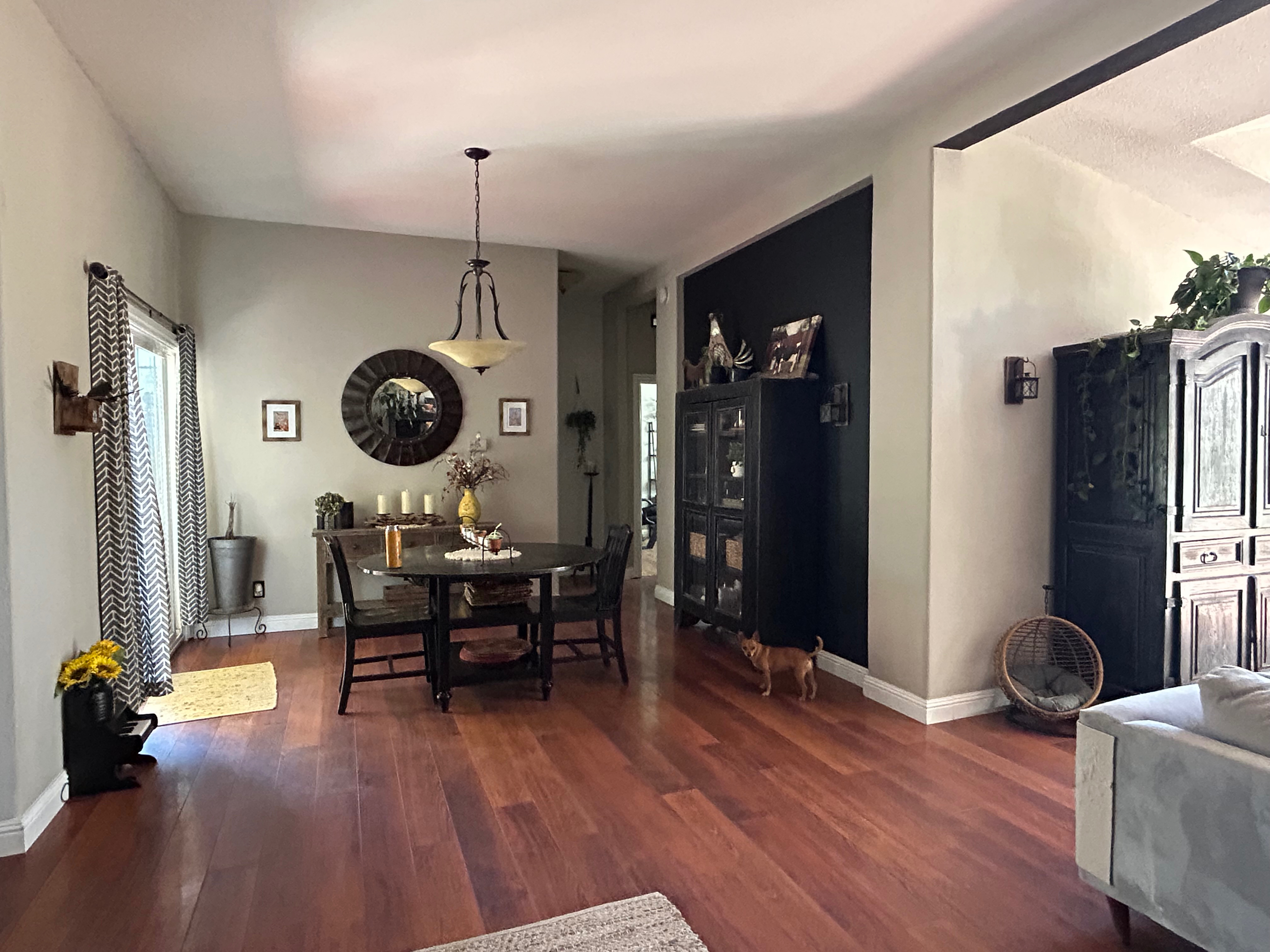 Peaceful Zen Room w/ Lush Gardens | Prime Location & Easy Commute - Photo 6