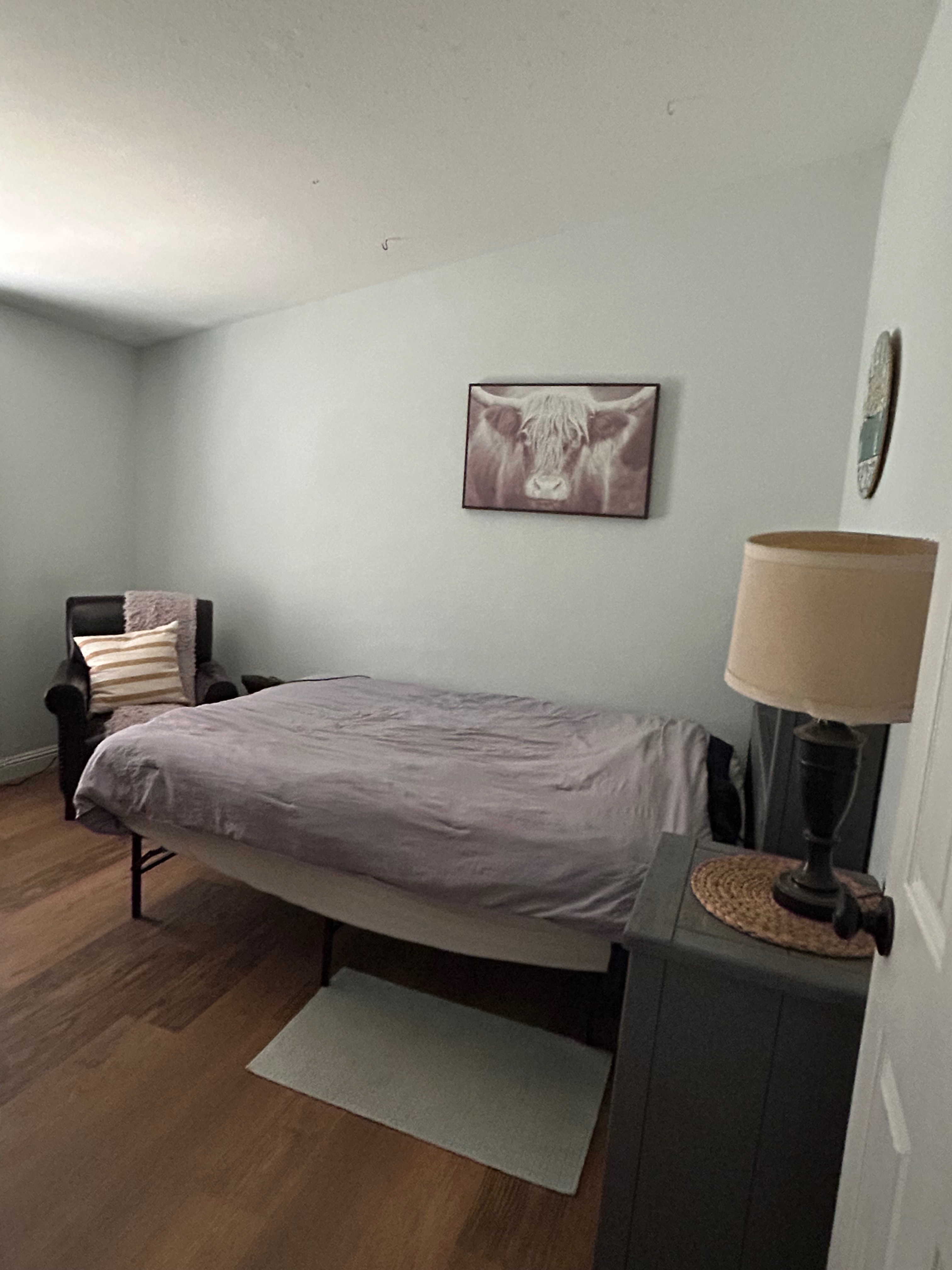 Peaceful Zen Room w/ Lush Gardens | Prime Location & Easy Commute - Photo 2
