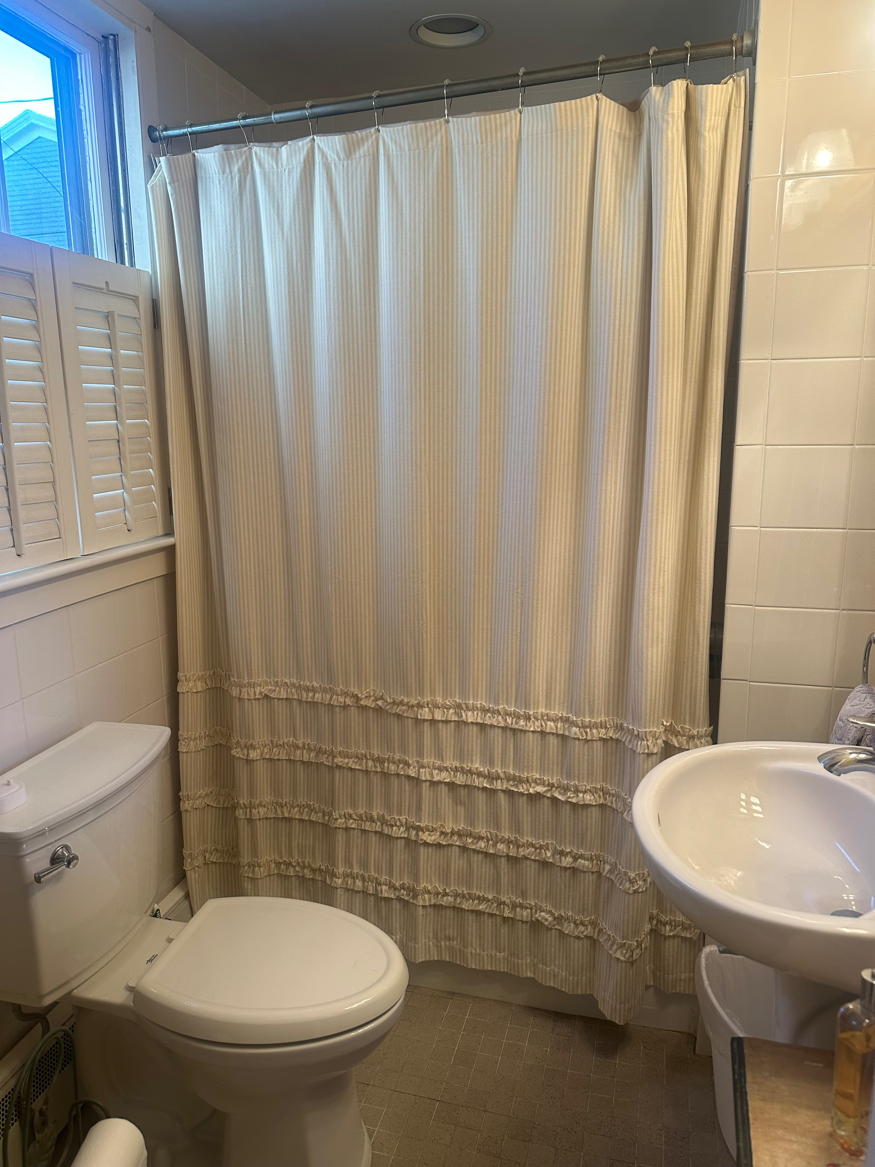 Quaint, beautiful apartment very near historic old town Marblehead, MA - Photo 5