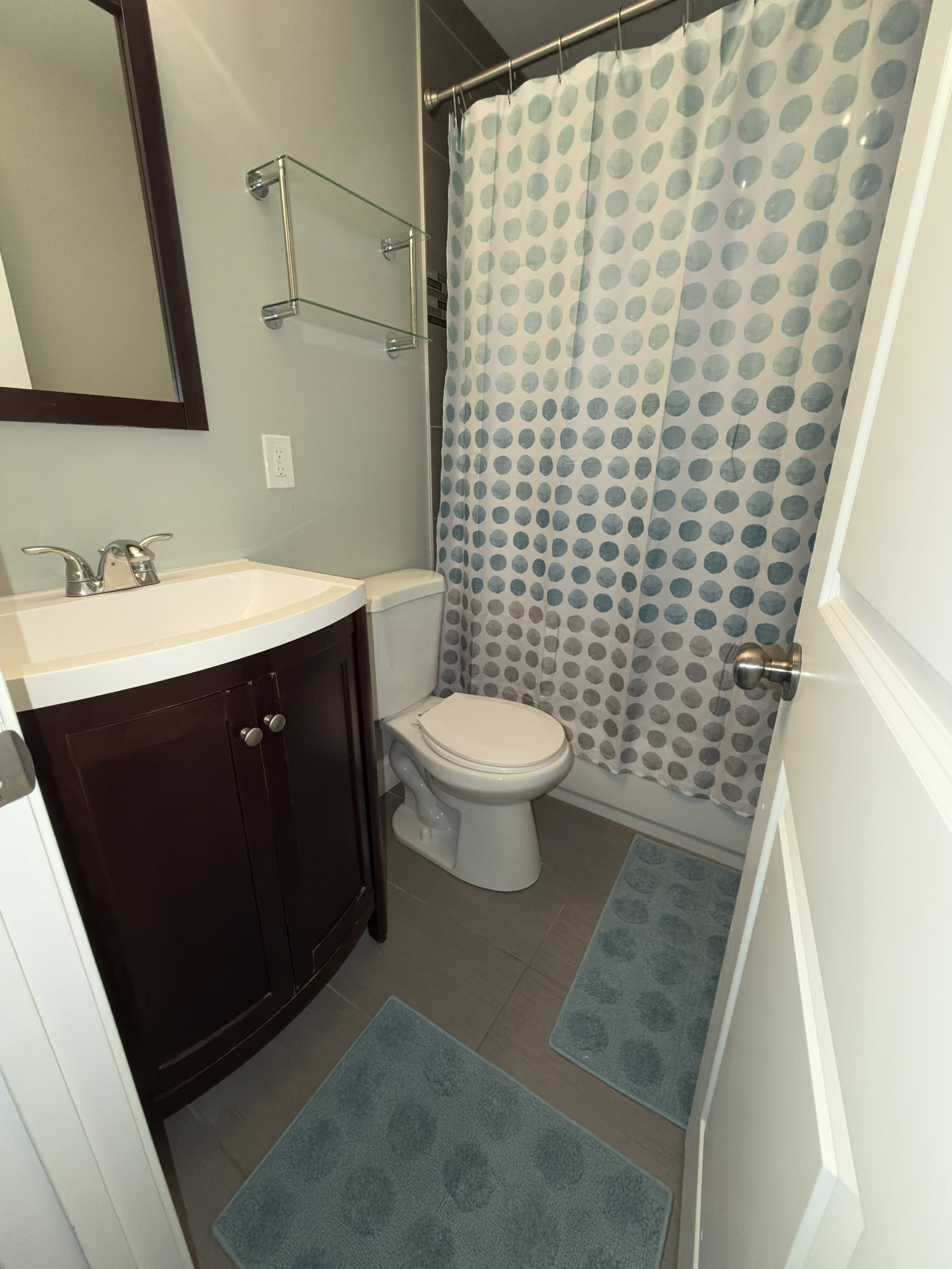 Spacious, Private, Furnished 2 Bed 2 Bath Condo in Brightwood DC - Photo 11