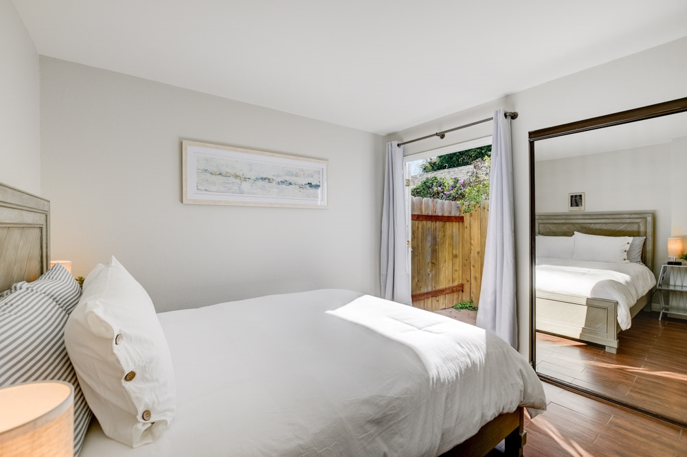 Spacious 2/2 Condo in North Park with Parking - Photo 4