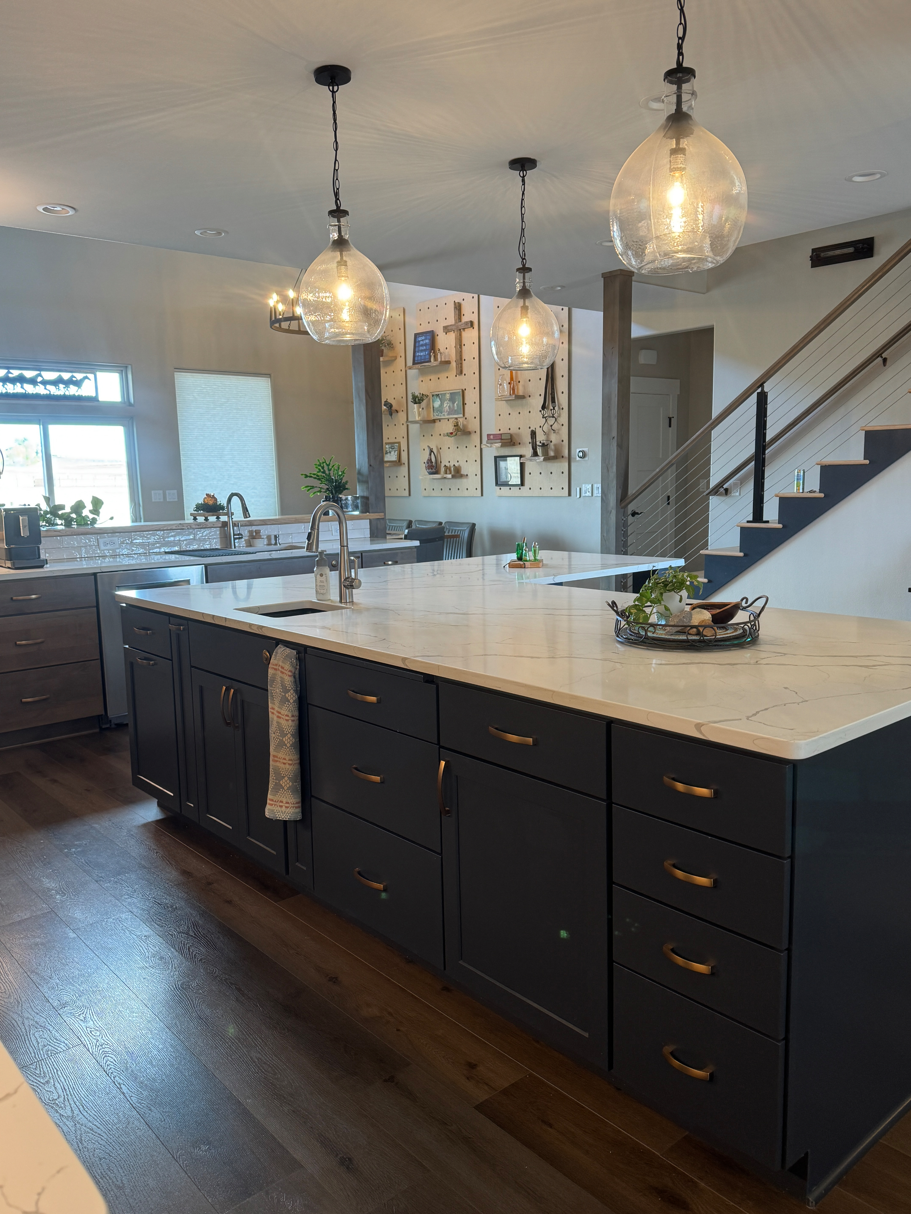 Fully furnished 5-bedroom home available for rent 12/15/26 through 5/31/27. - Photo 7