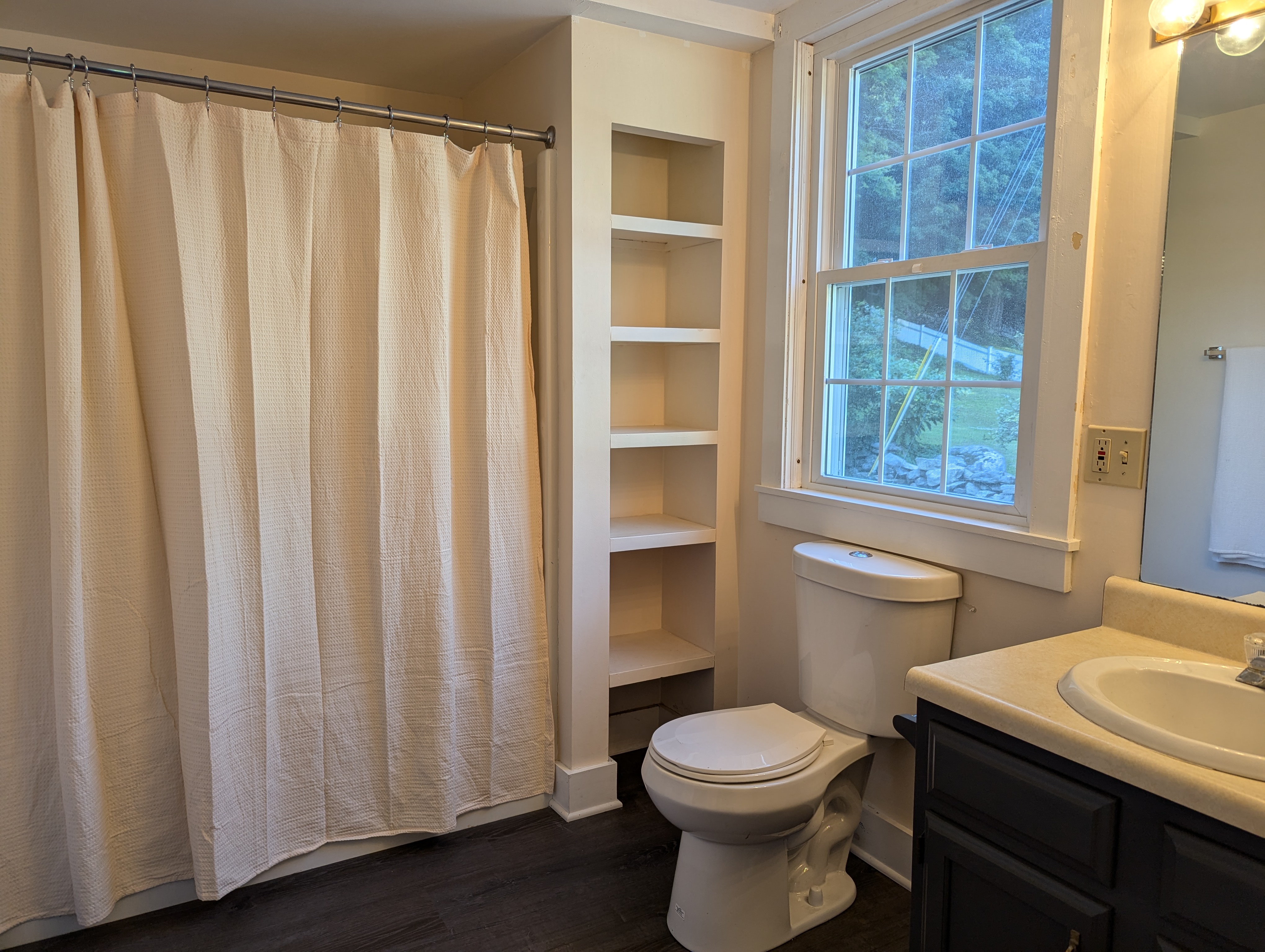 Beautiful one bedroom furnished Duplex - Photo 8