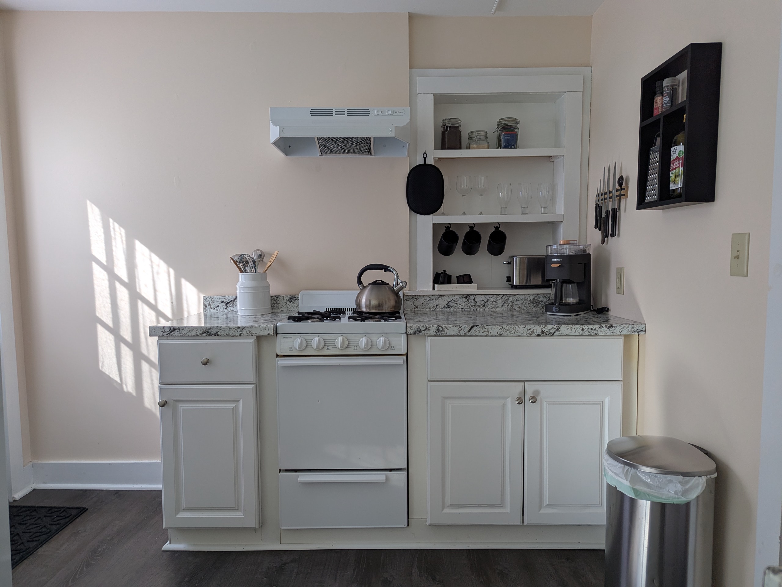 Beautiful one bedroom furnished Duplex - Photo 5
