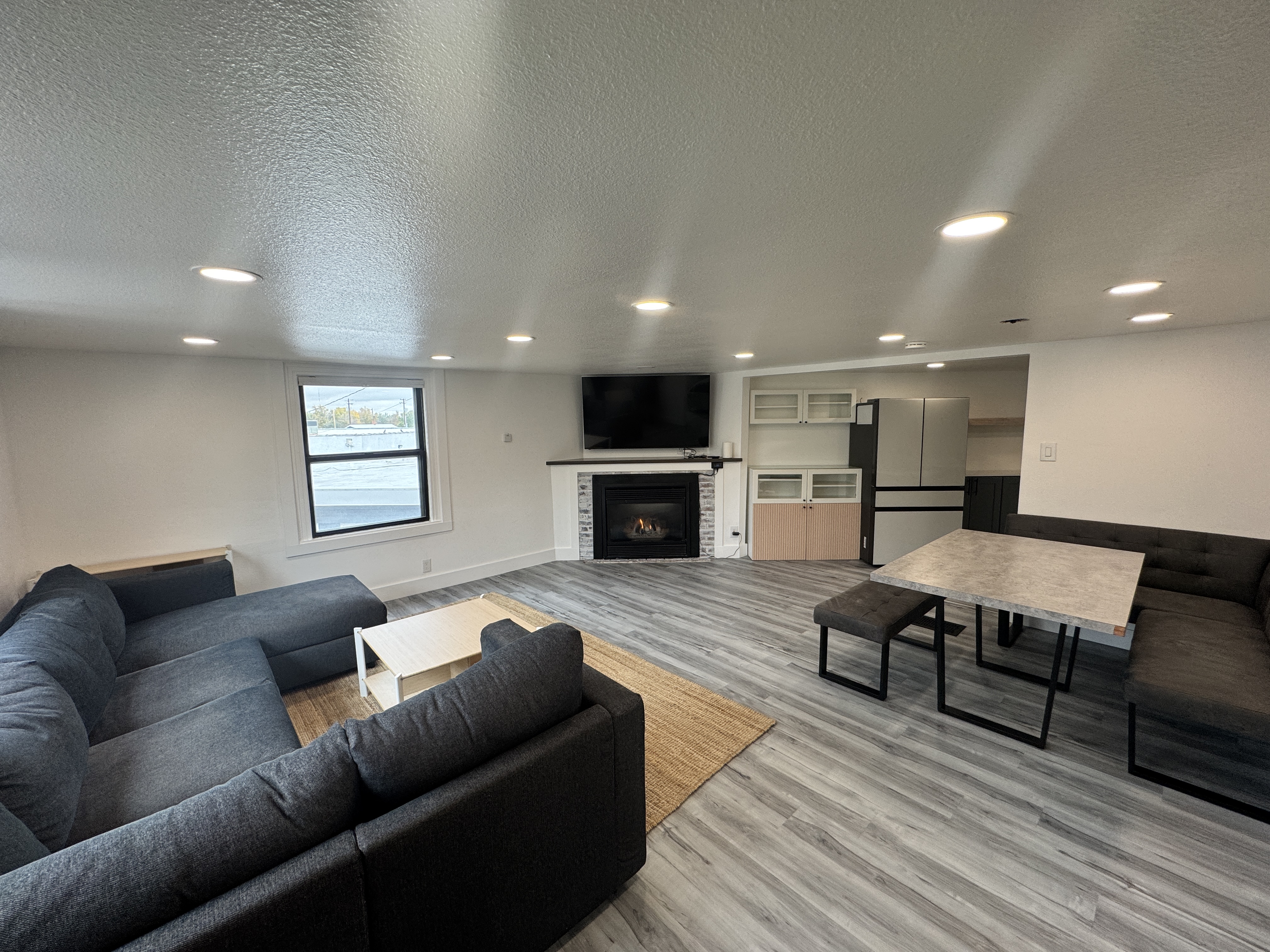 Newly Remodeled Single Unit Condo - Photo 1