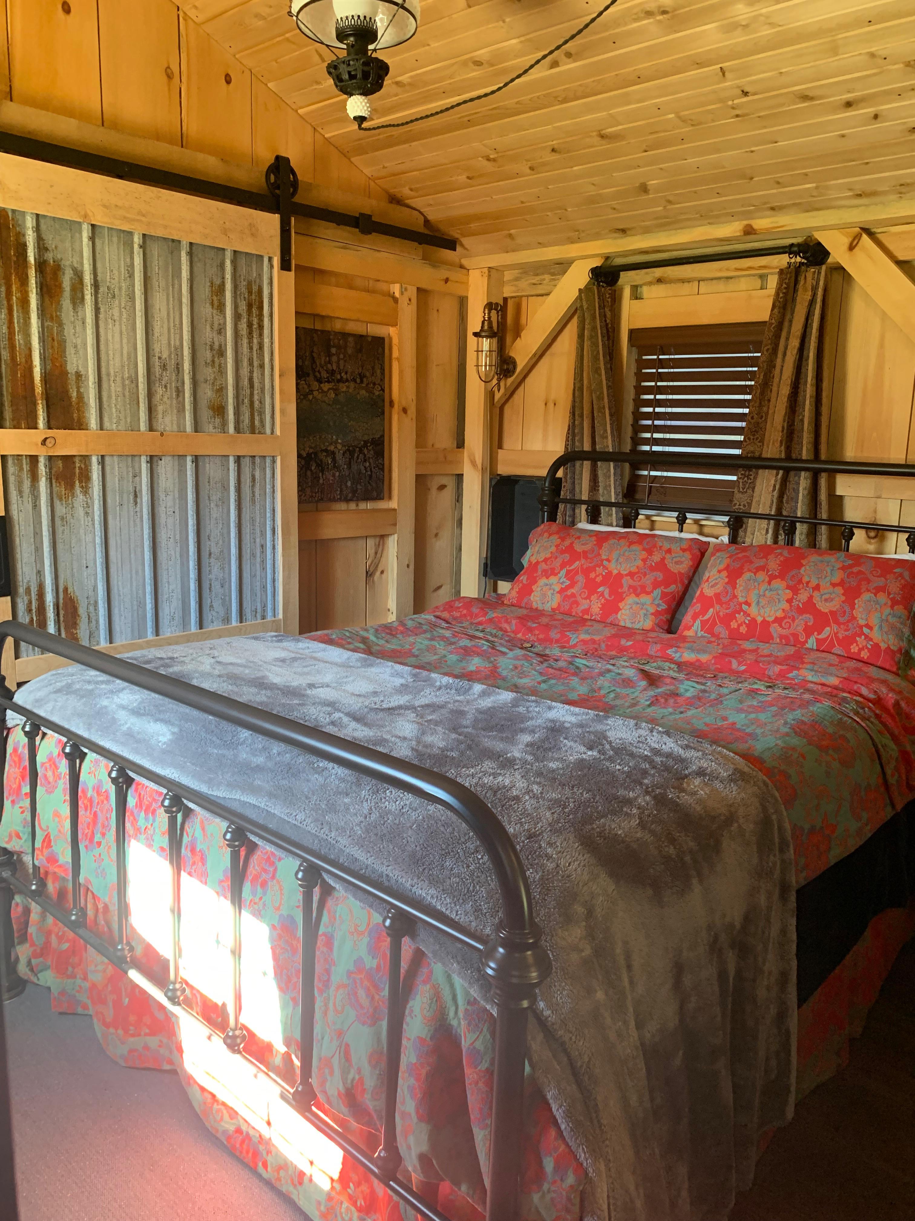 Fully furnished cozy cabin in breathtaking and peaceful location - Photo 8