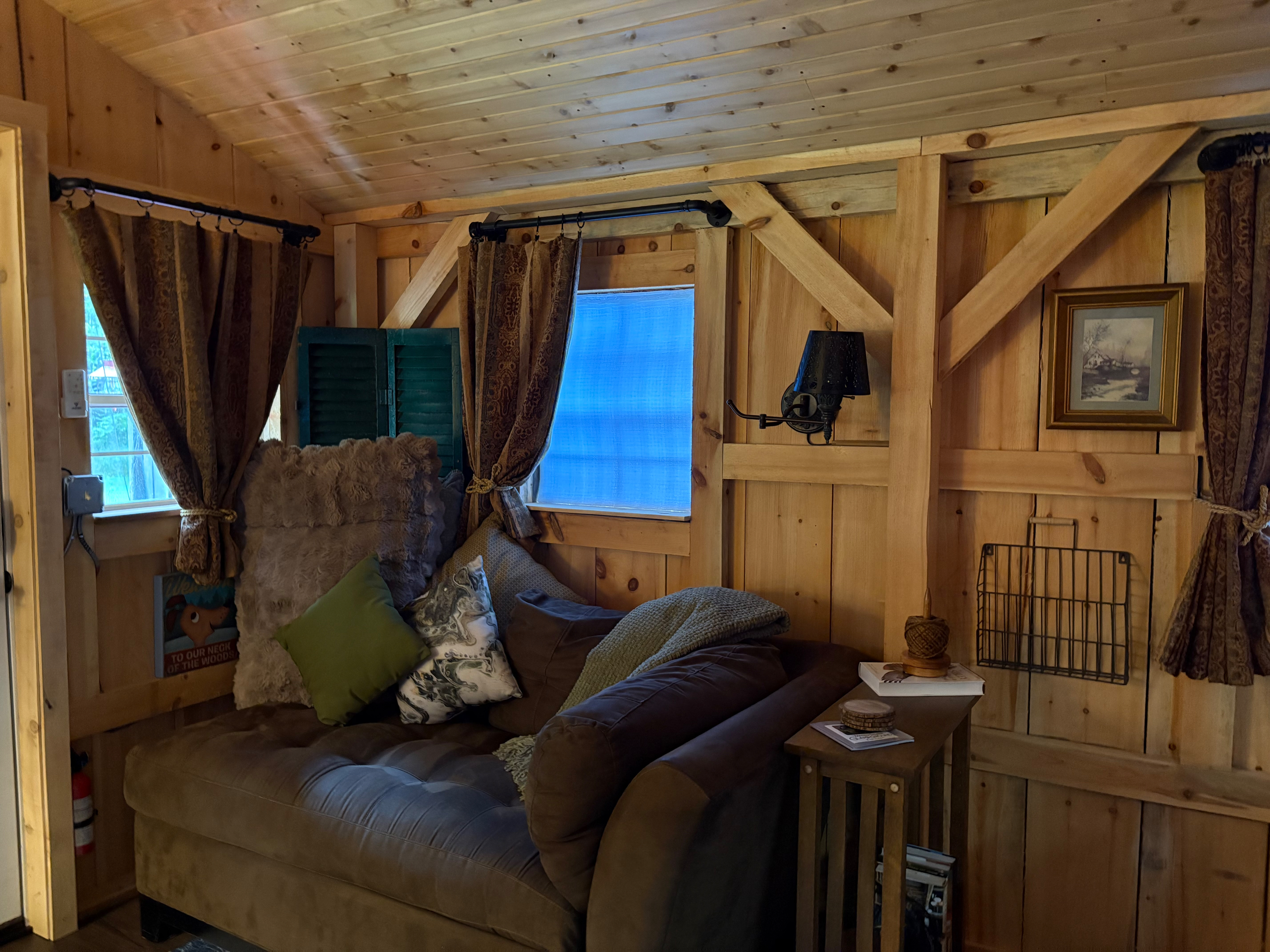 Fully furnished cozy cabin in breathtaking and peaceful location - Photo 5
