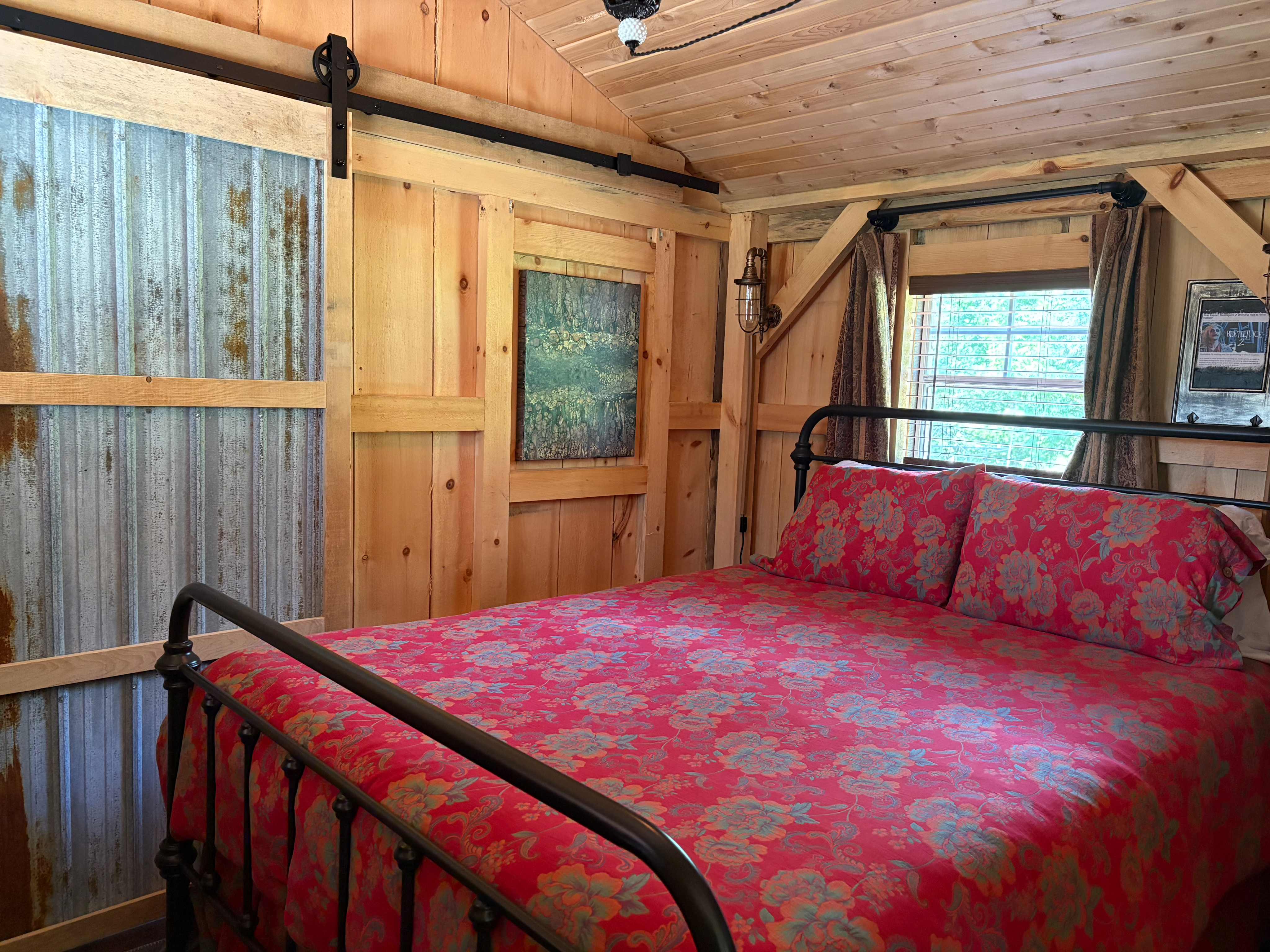 Fully furnished cozy cabin in breathtaking and peaceful location - Photo 9