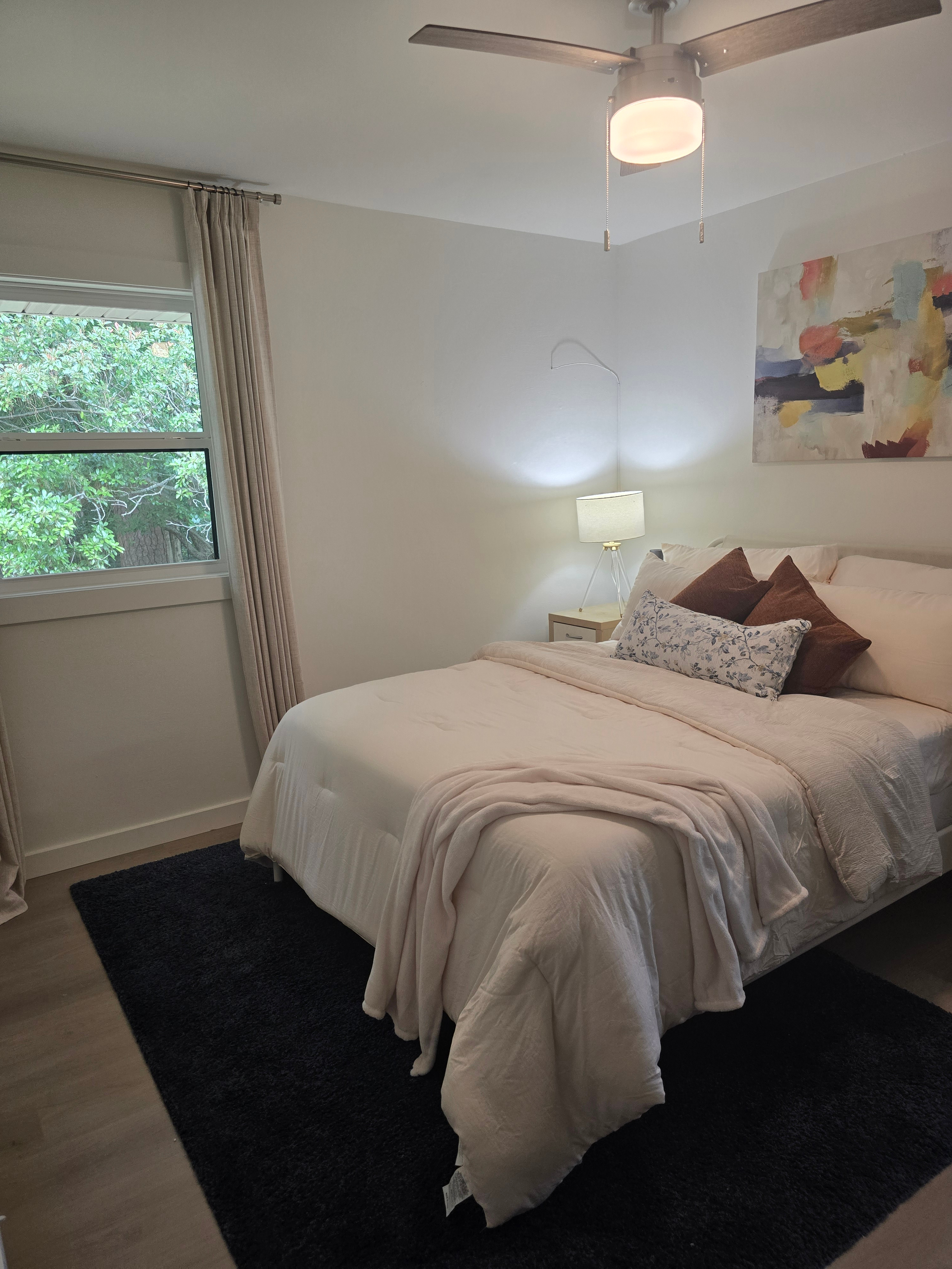 Modern Furnished Room in Decatur | Near Emory, Kaiser & Atlanta Hospitals - Photo 6