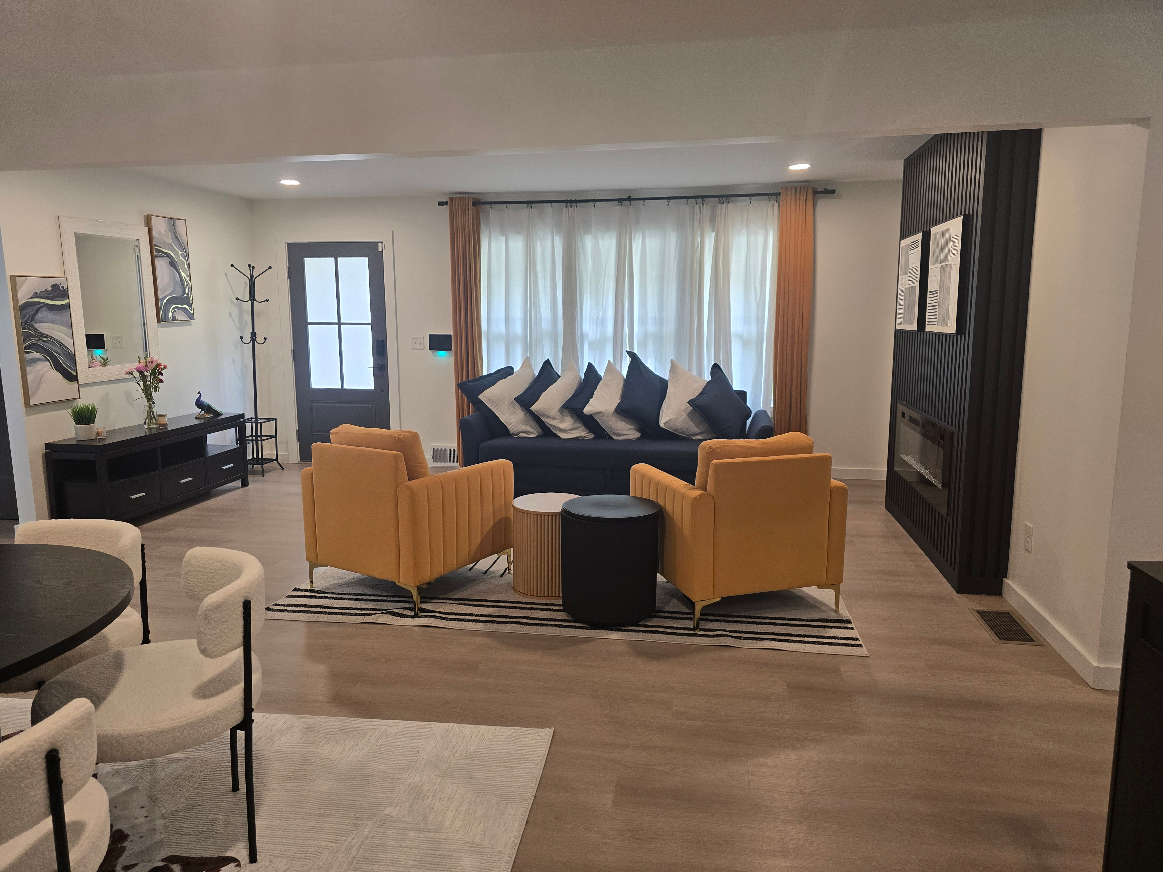 Modern Furnished Room in Decatur | Near Emory, Kaiser & Atlanta Hospitals - Photo 8