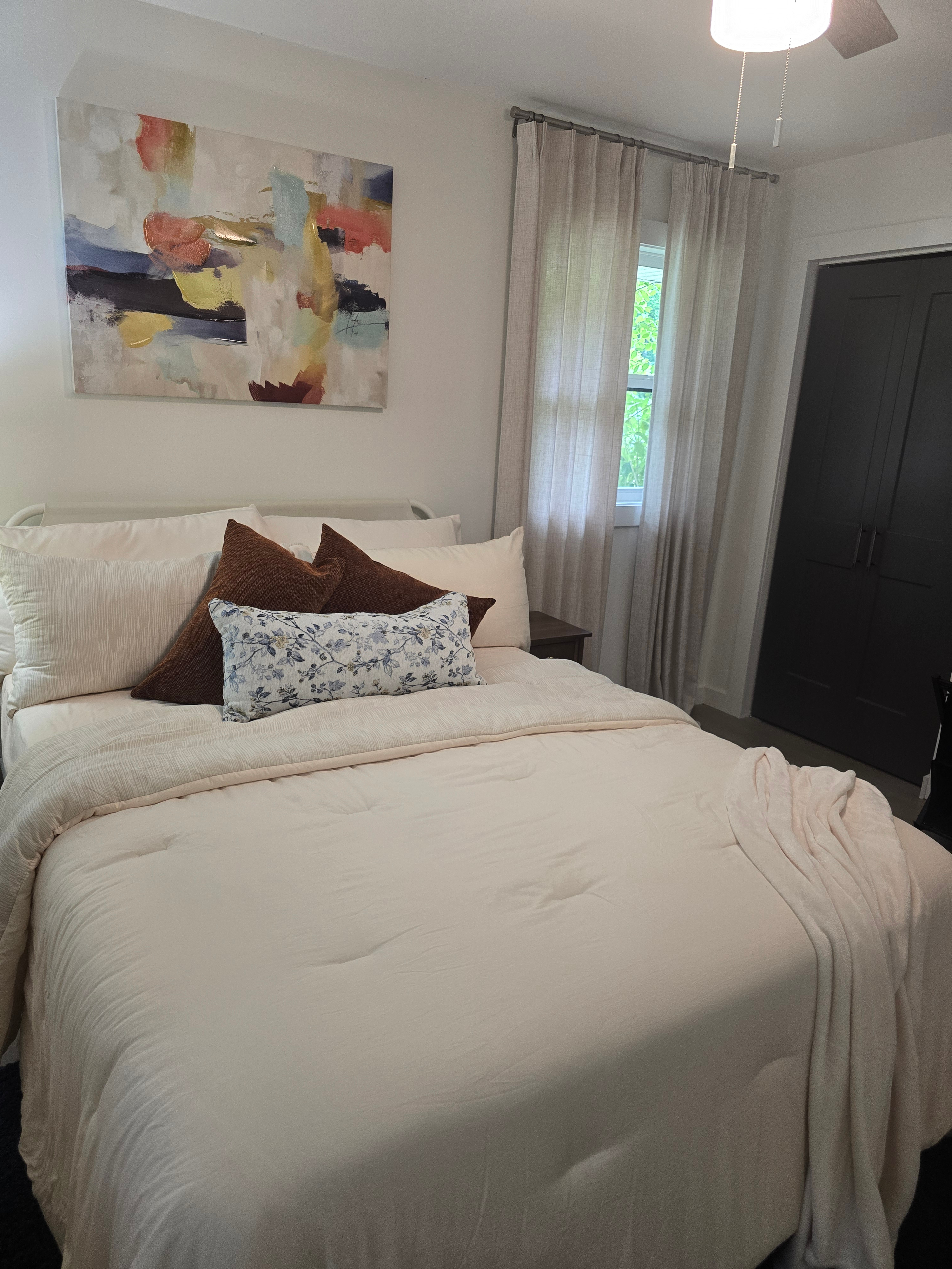 Modern Furnished Room in Decatur | Near Emory, Kaiser & Atlanta Hospitals - Photo 12