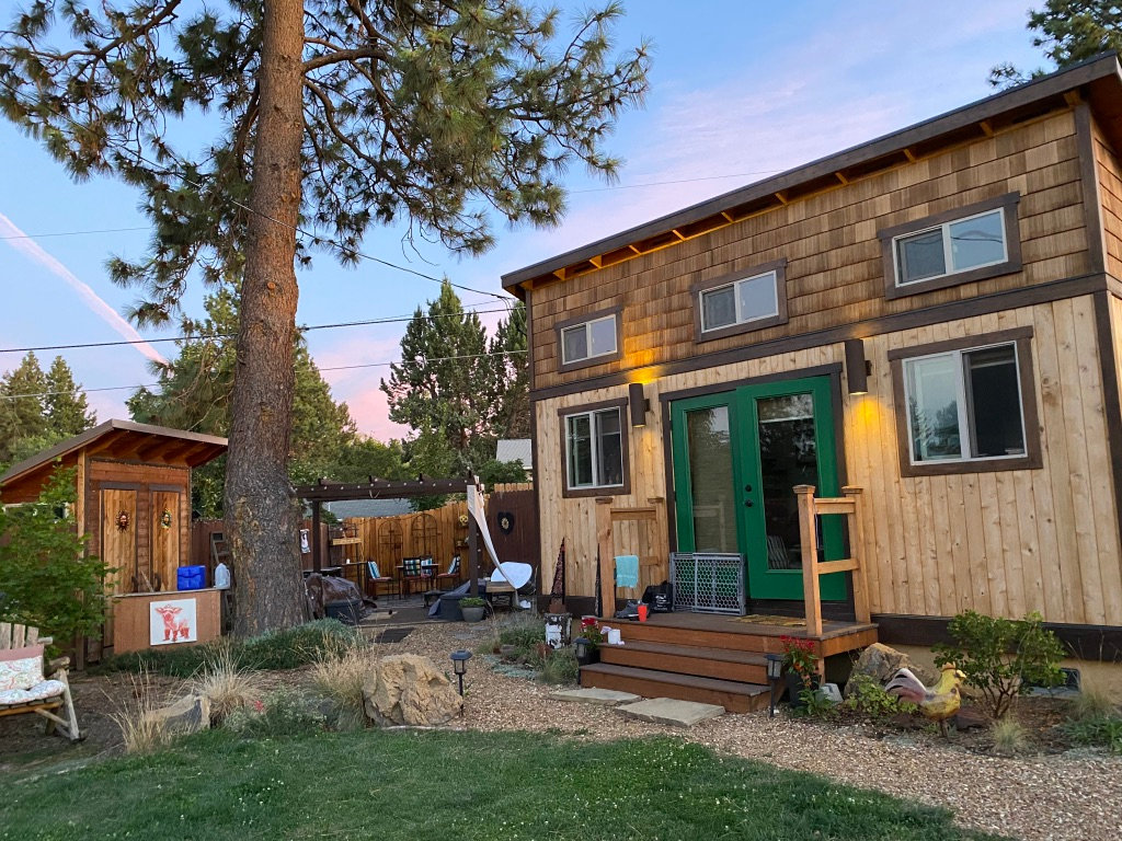 Beautiful Newly Built Cottage in Midtown Bend - Photo 3