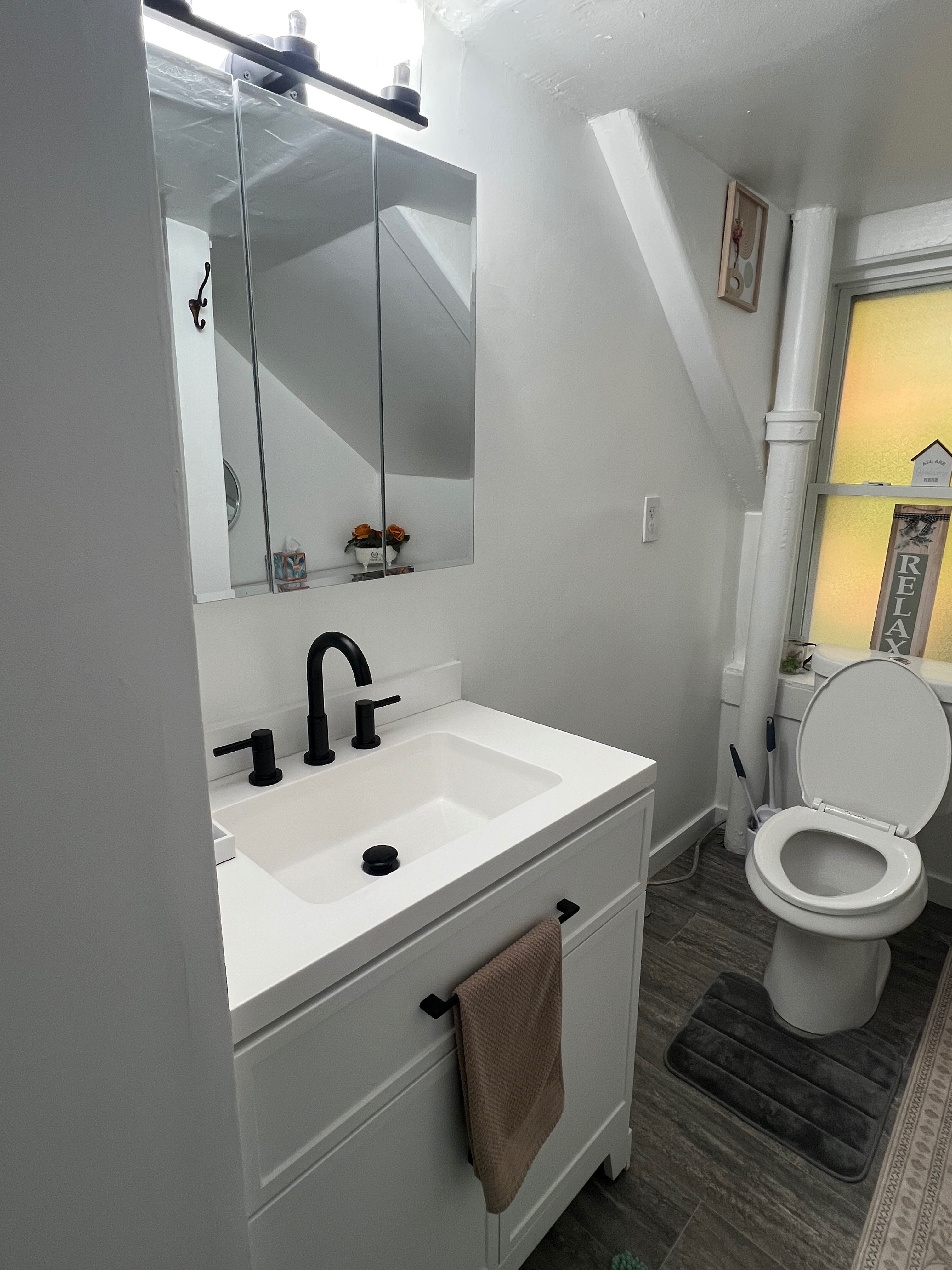 One bedroom apartment located just minutes from several medical facilities - Photo 10