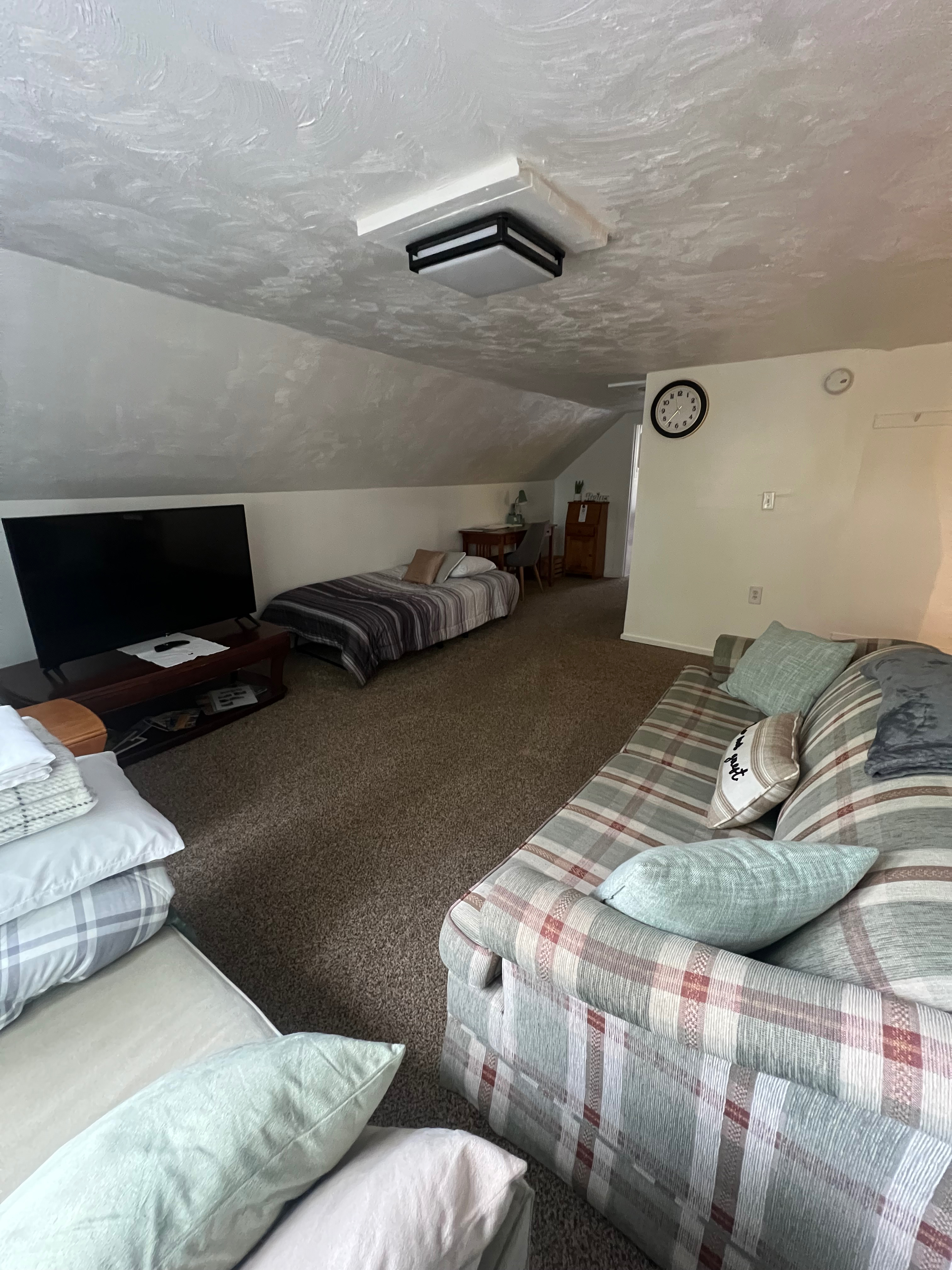 One bedroom apartment located just minutes from several medical facilities - Photo 6