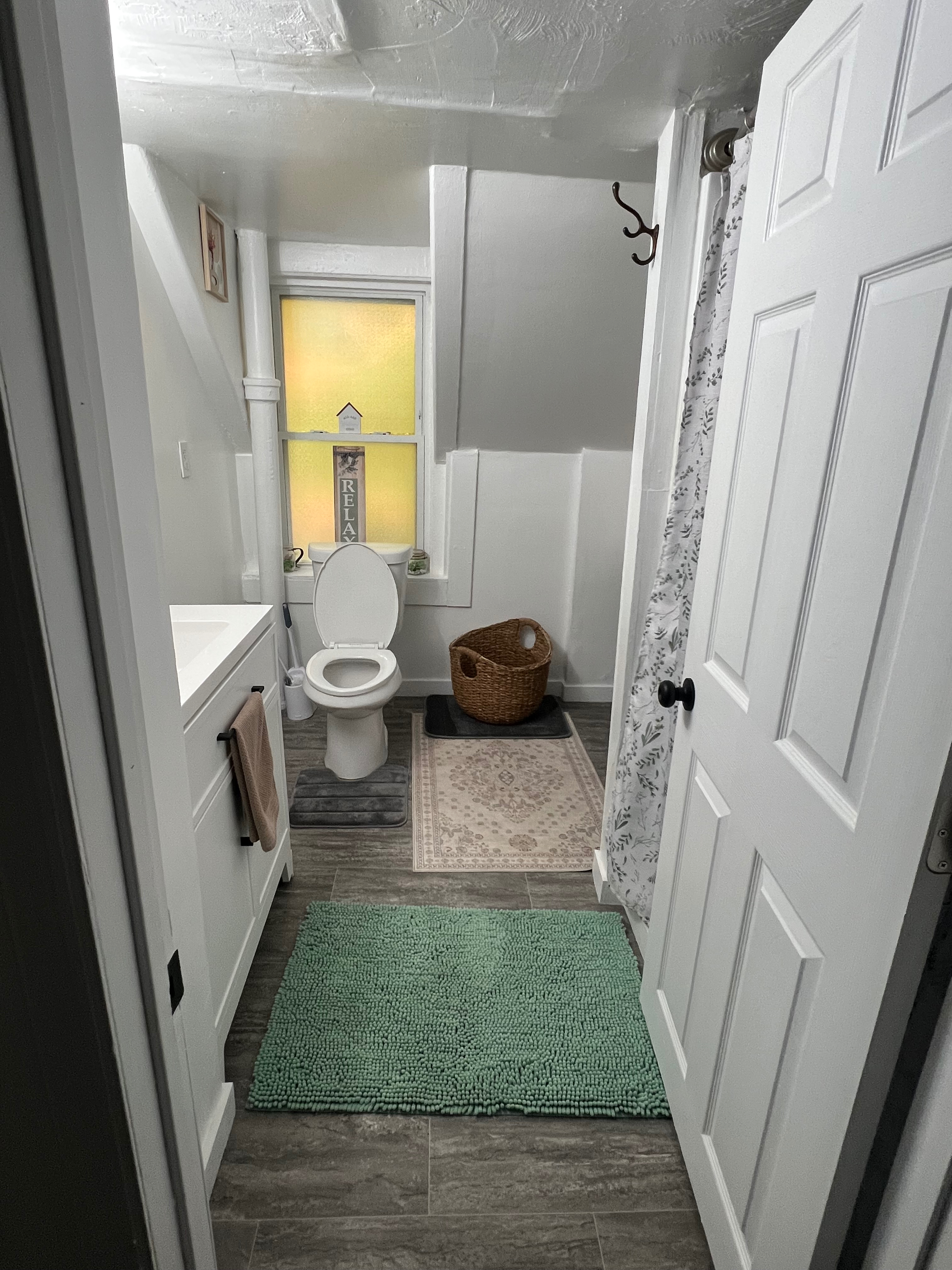 One bedroom apartment located just minutes from several medical facilities - Photo 9
