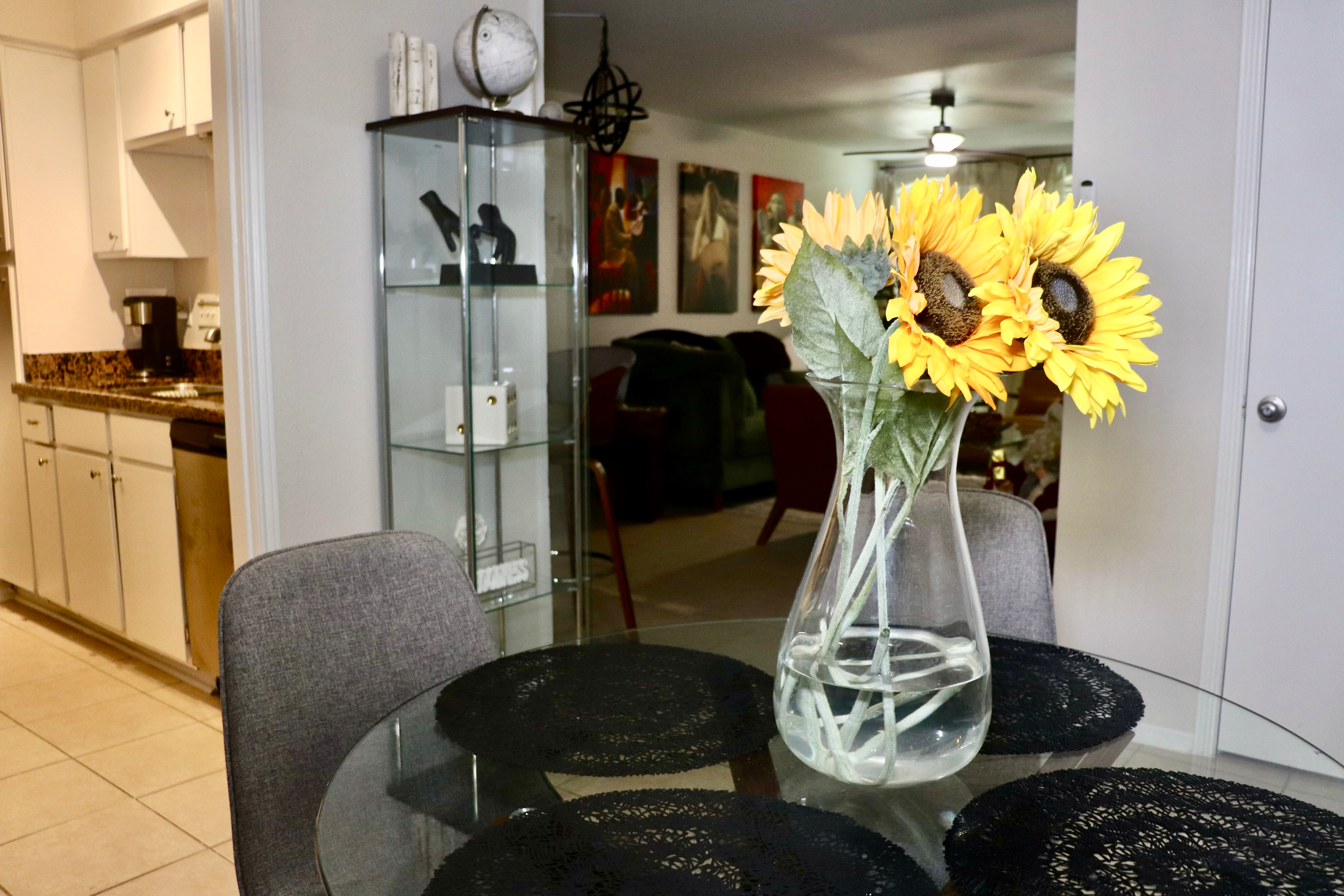 Luxury Condo - Photo 7
