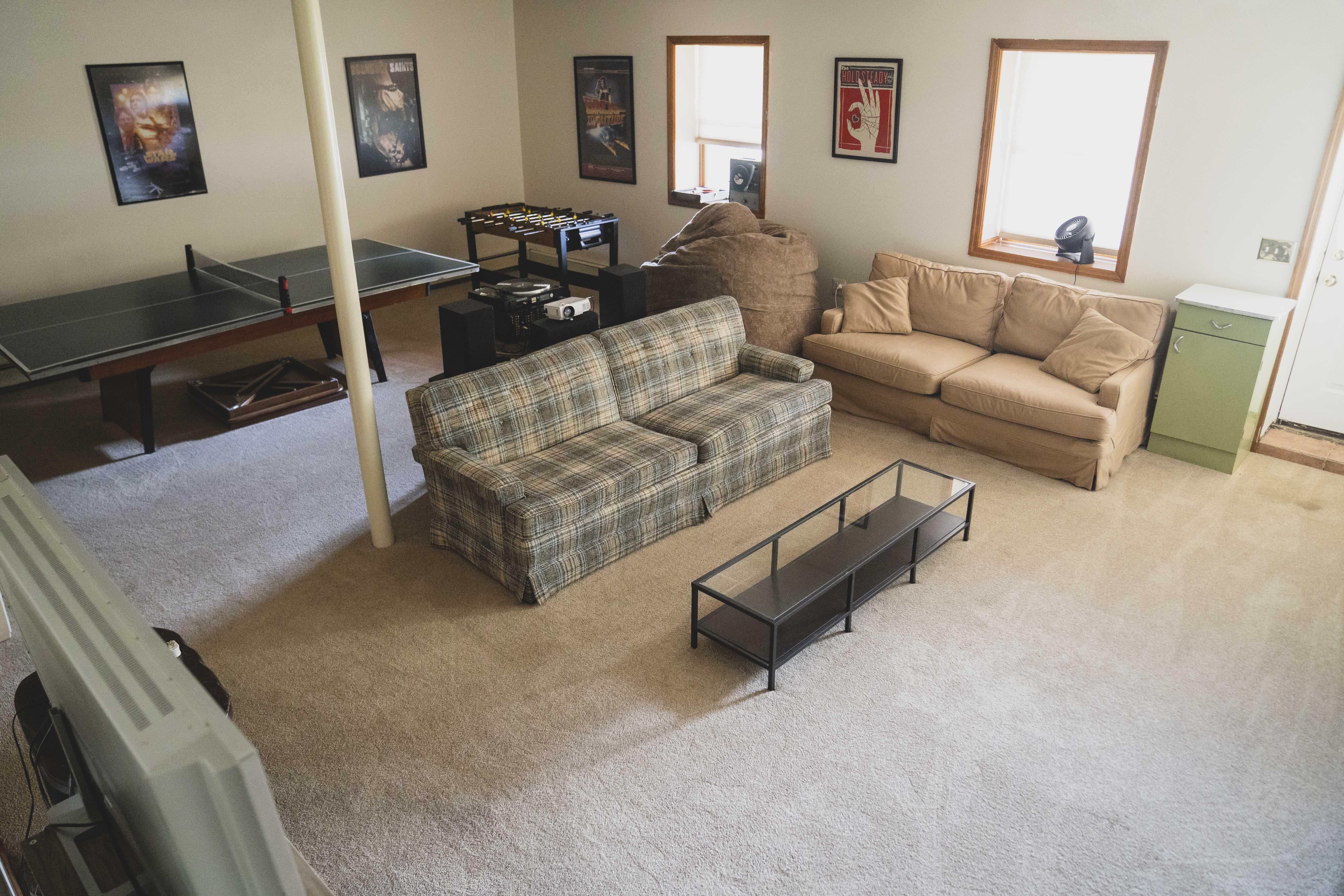 Family Friendly 5 Acre Oasis with grill, game room, theater, and natural sunlight - Photo 7