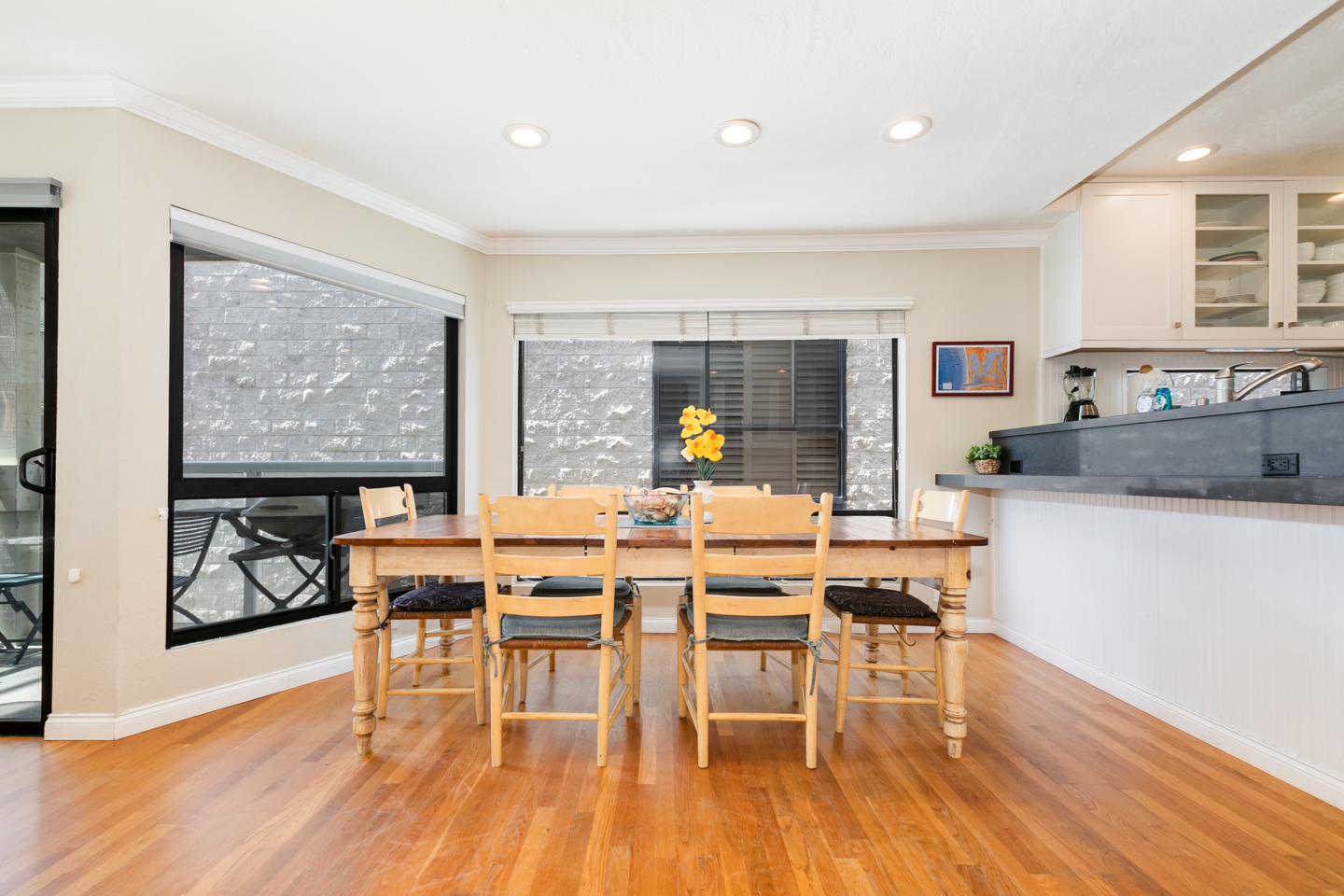 Crown Point 3BR | Bay & Beach View | Parking | W/D - Photo 5