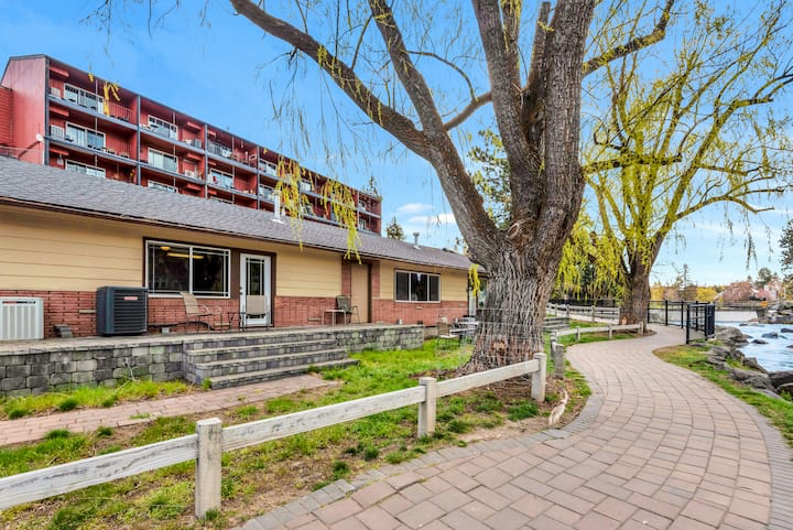 Riverfront Condos Near Downtown Bend! - Photo 4