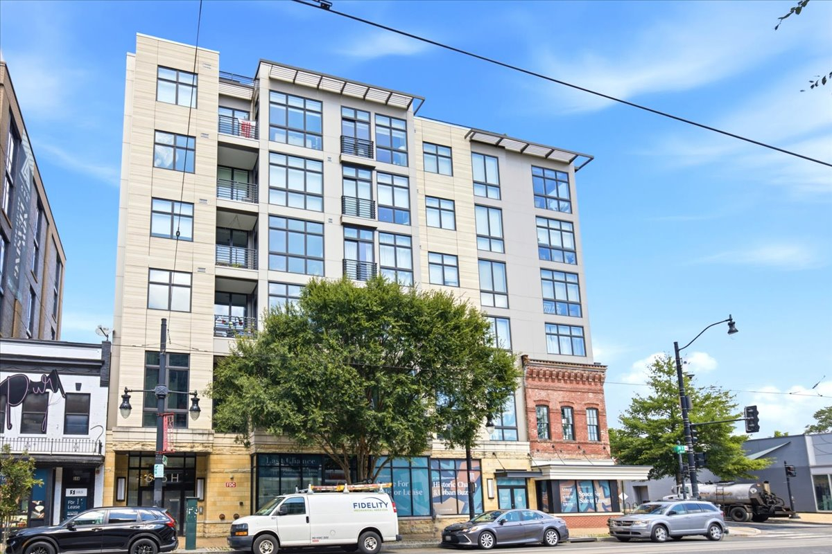 Modern DC Penthouse with Private Rooftop Terrace | Ideal for Traveling Professionals - Photo 1