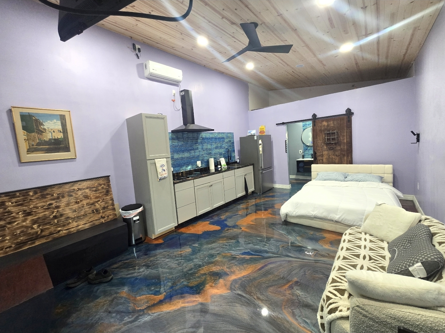 Epoxy floor hidden Studio