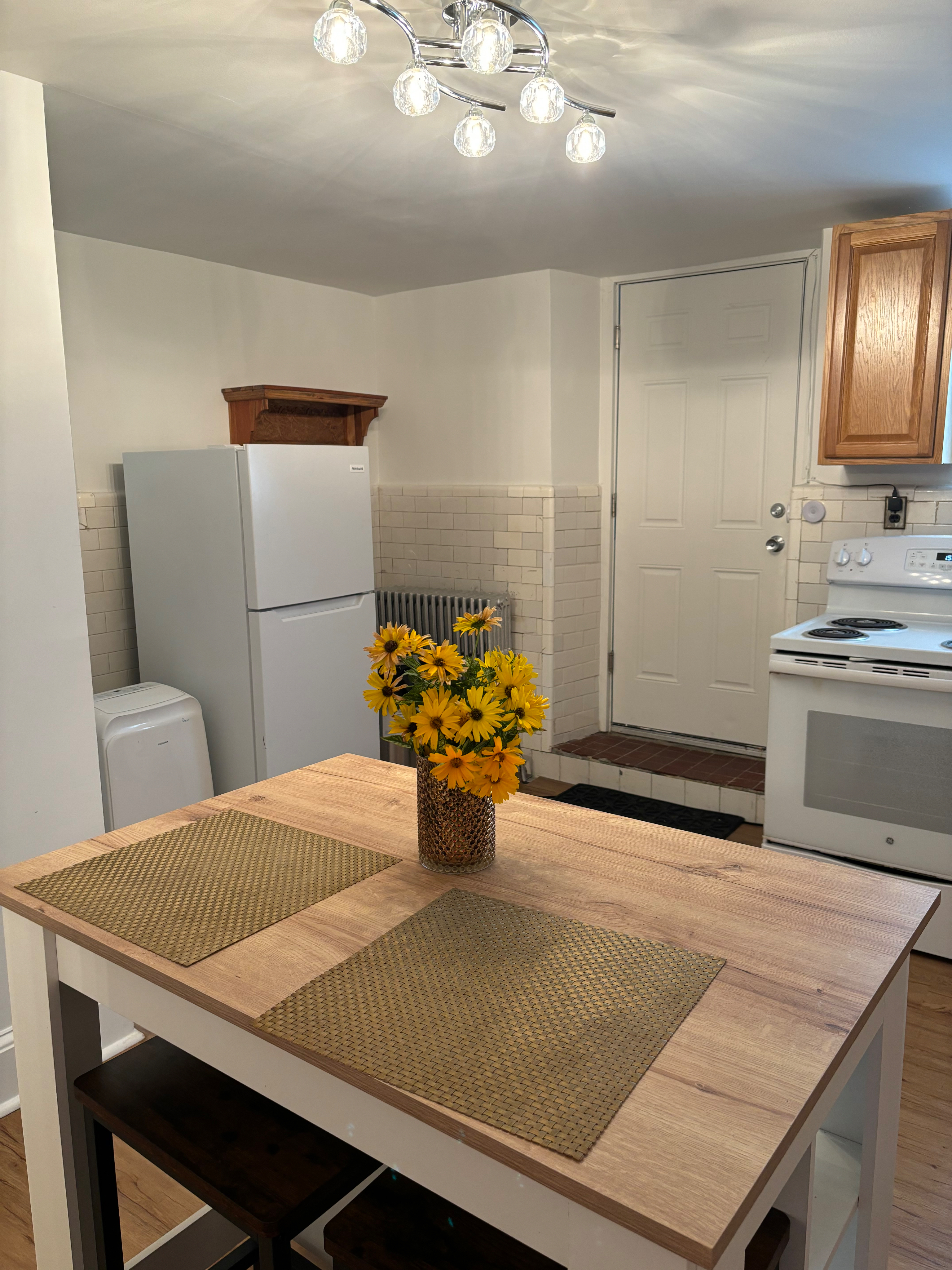 Fully furnished 1 BR in Fleetwood - Photo 5