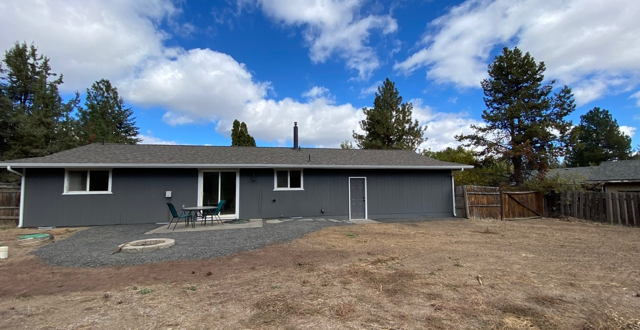 Nice 3BR Home Near St. Charles Hospital, medical clinics, easy access to OSU-Cascades and Central Oregon Community College - Photo 3