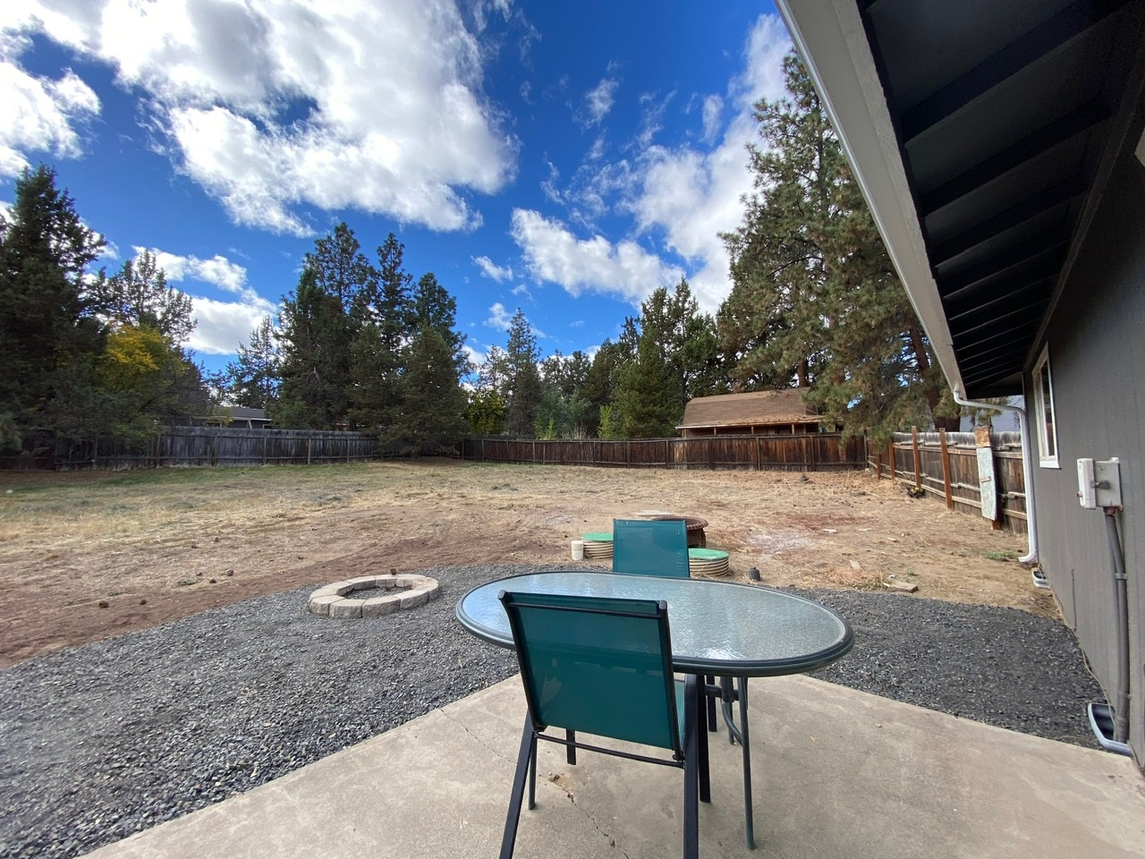 Nice 3BR Home Near St. Charles Hospital, medical clinics, easy access to OSU-Cascades and Central Oregon Community College - Photo 4